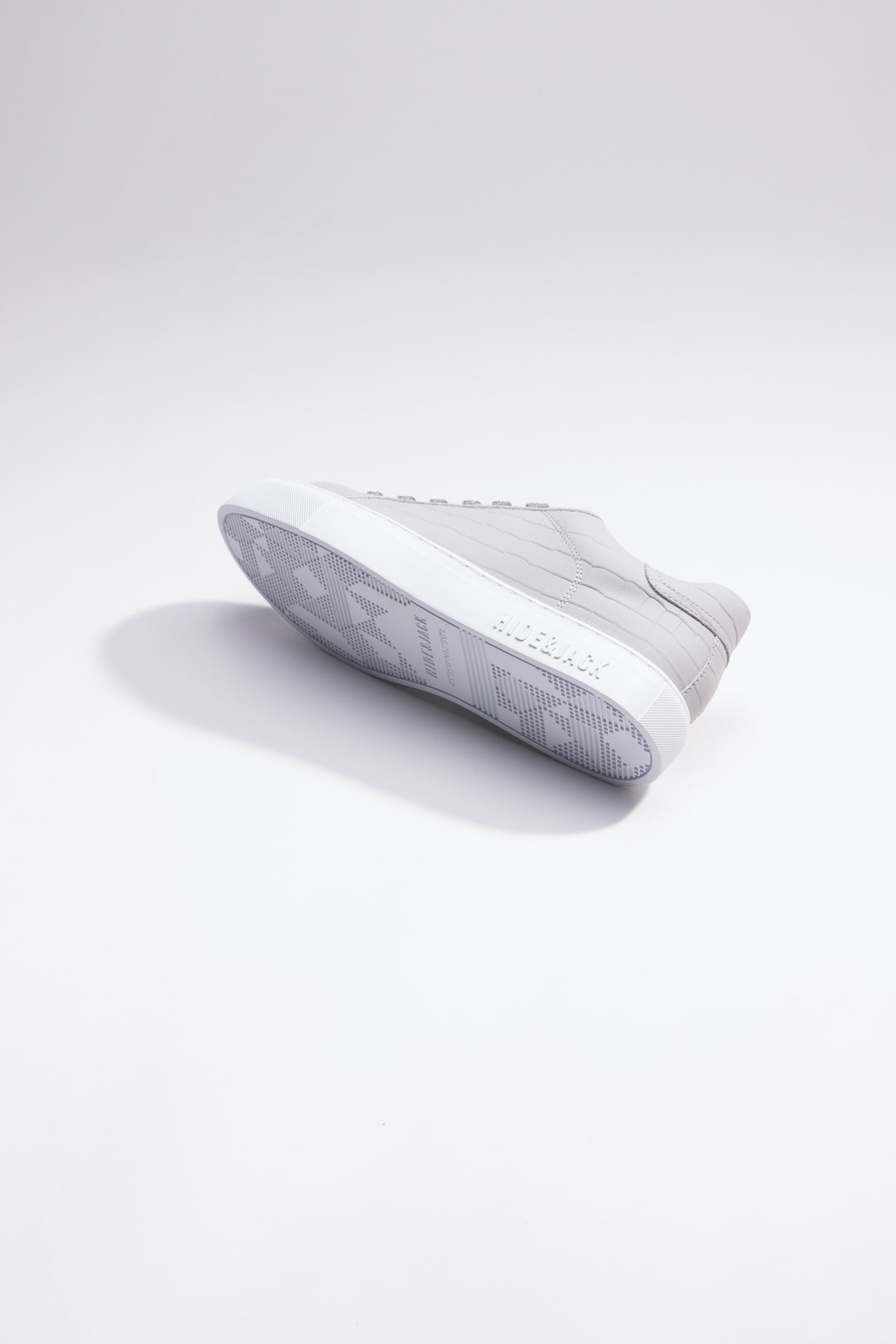 Shop Hide&amp;jack Low Top Sneaker - Essence Grey White
