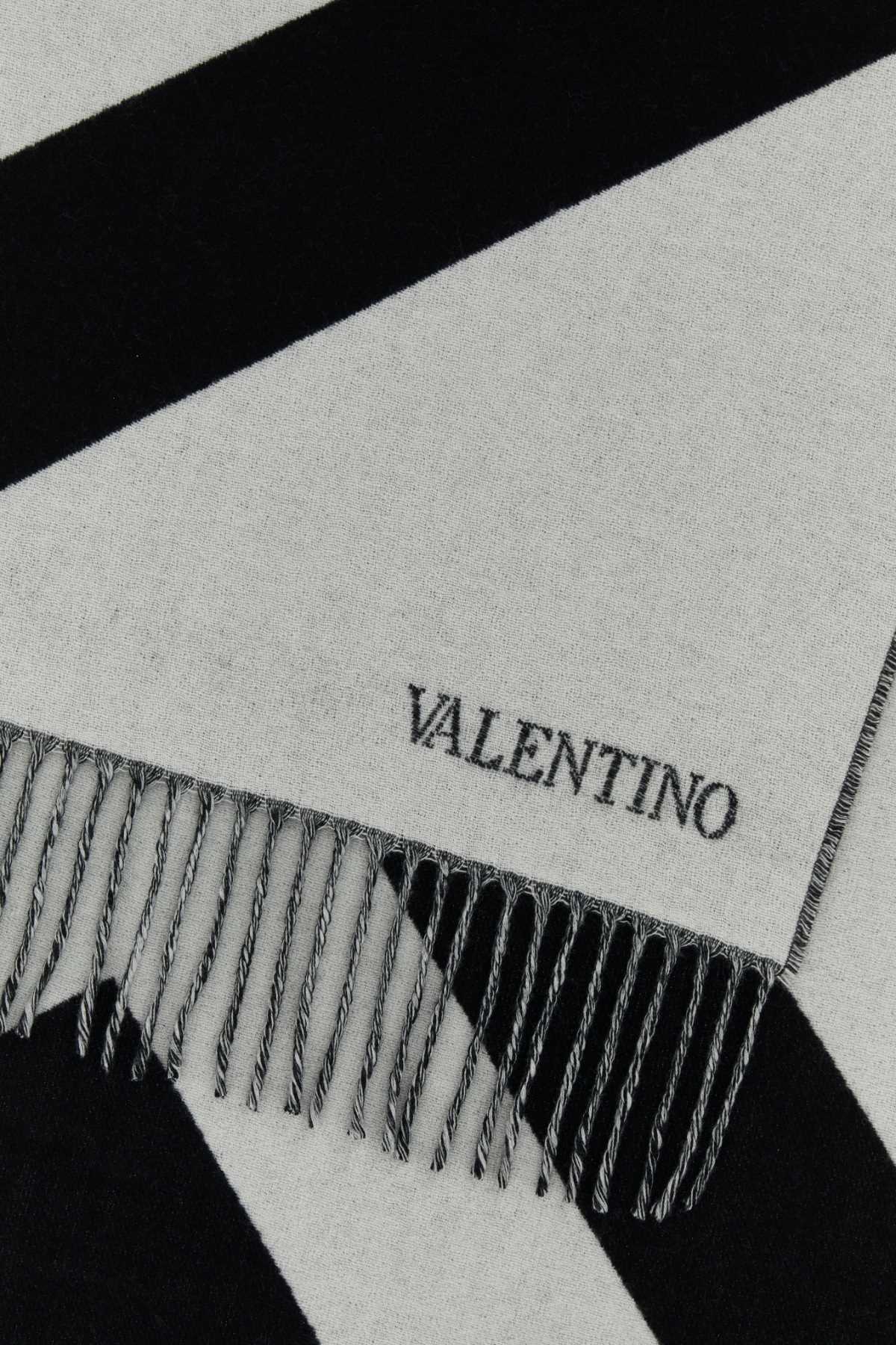 Shop Valentino Sciarpa In Avorionero