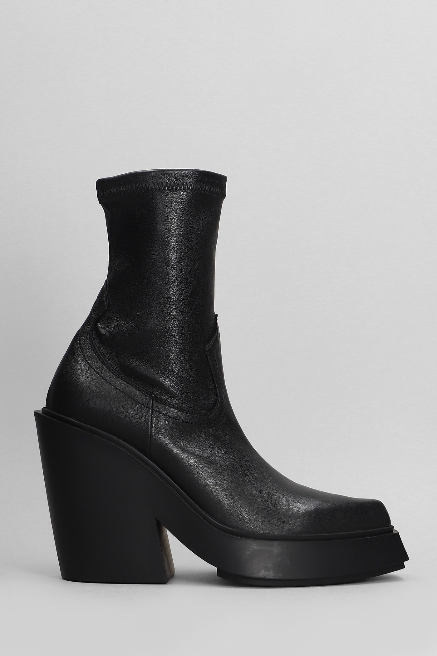 Vic Matié Pulp High Heels Ankle Boots In Black Leather