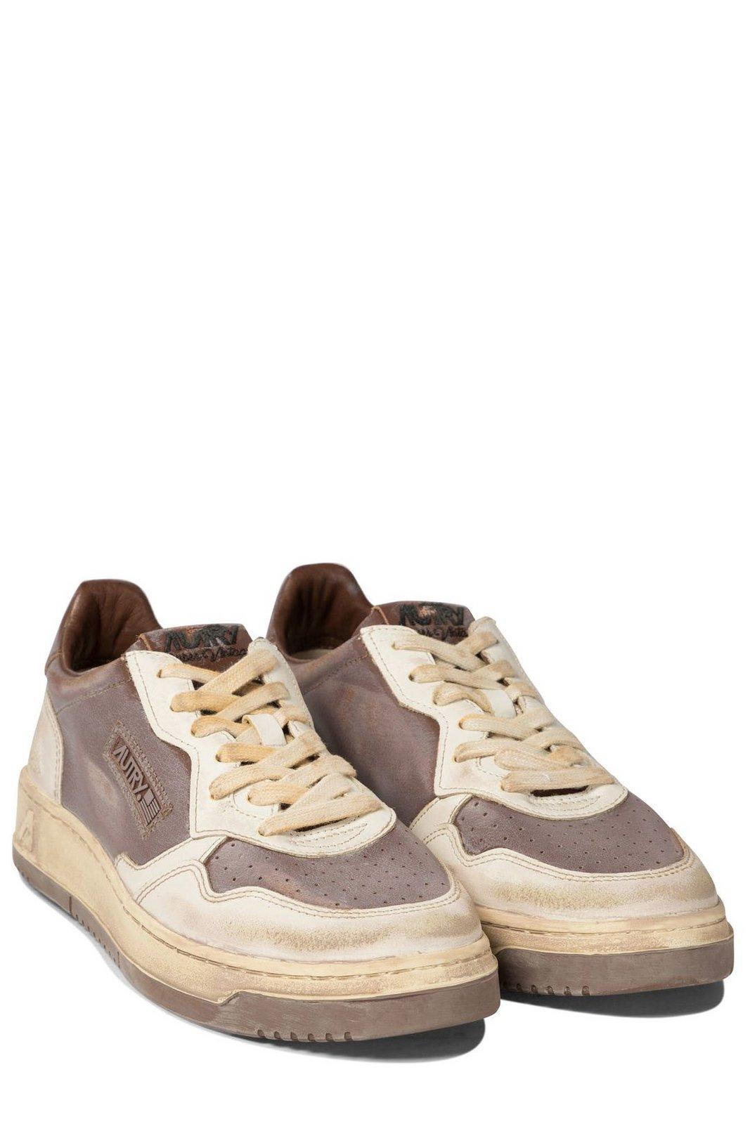 Shop Autry Medalist Low Super Vintage Sneakers In Leat/mud Patridge