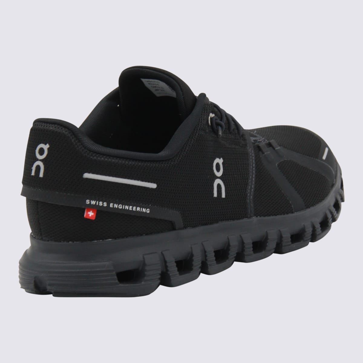 On Cloud 6 Sneakers With Rounded Toe In Black