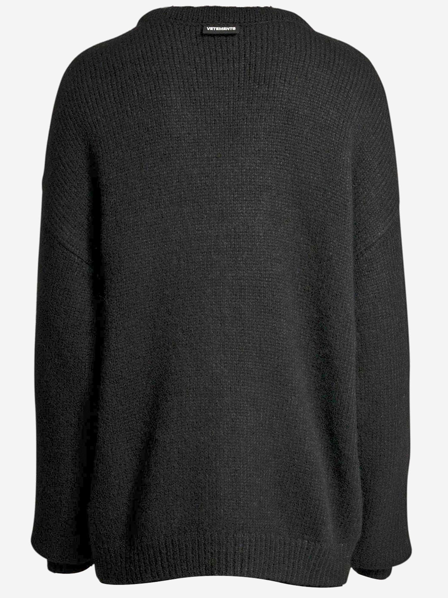 Vetements Alpaca And Wool Cardigan With Mismatched Buttons In Black