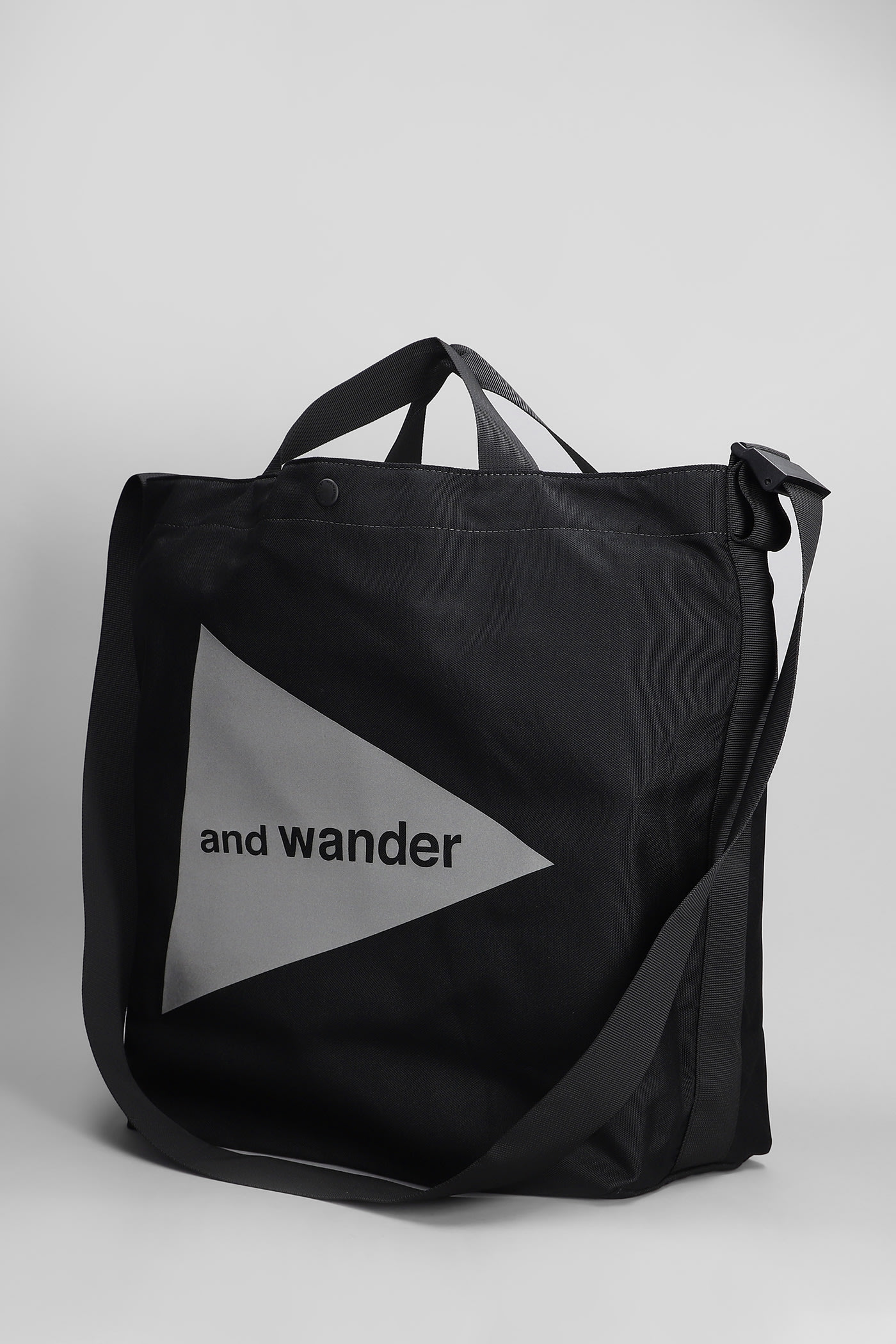 Shop And Wander Tote In Black Polyester