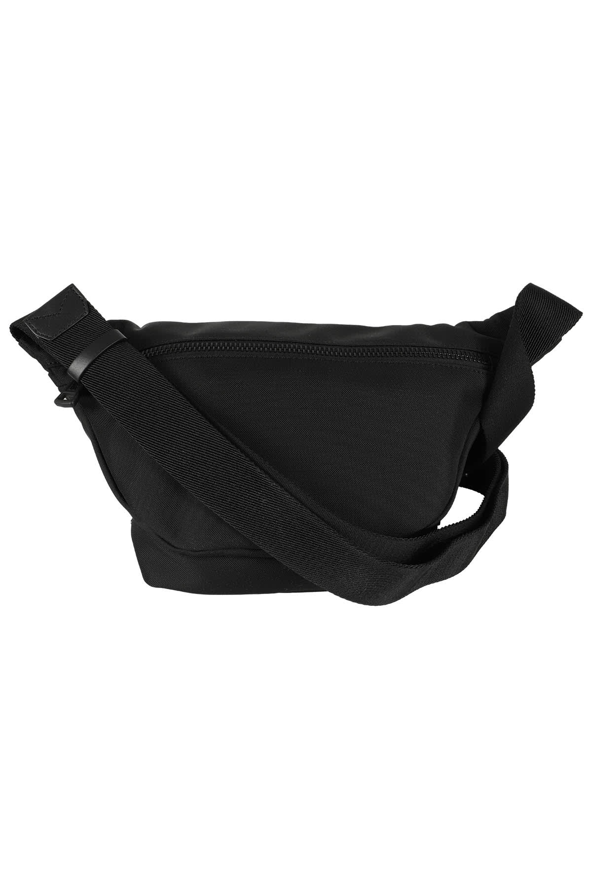 Shop Moncler Durance Belt Bag In Nero