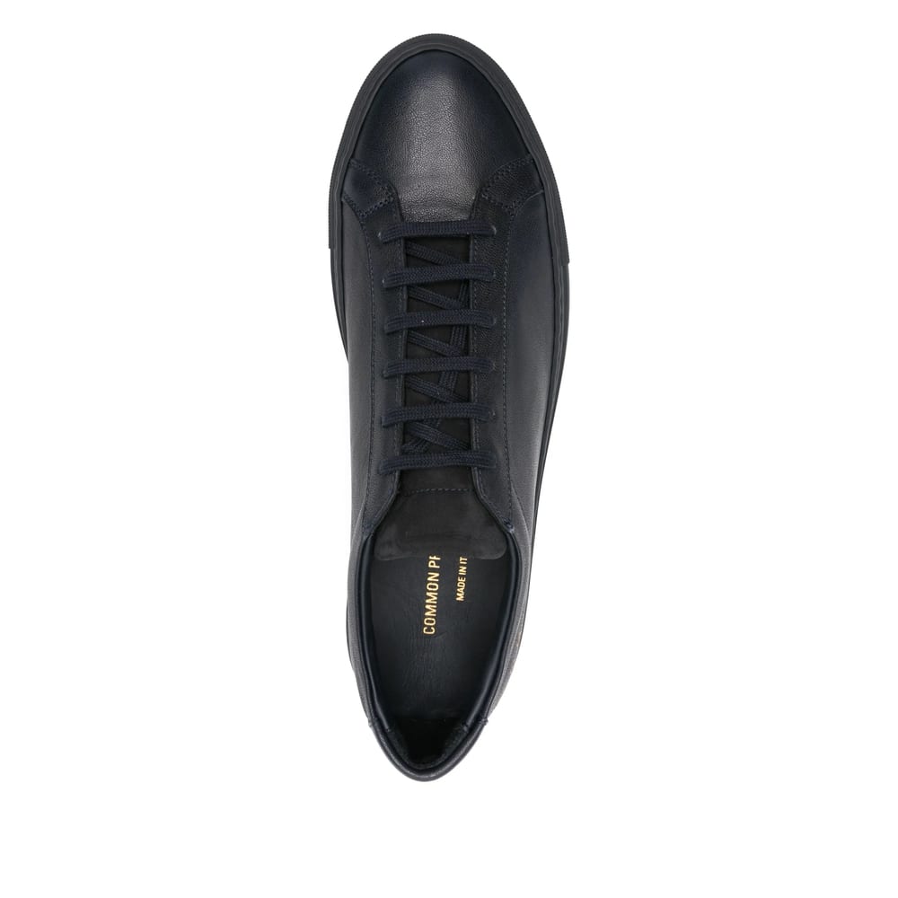 Common Projects Achilles Low-top Sneakers In Black Calf Leather In Blue