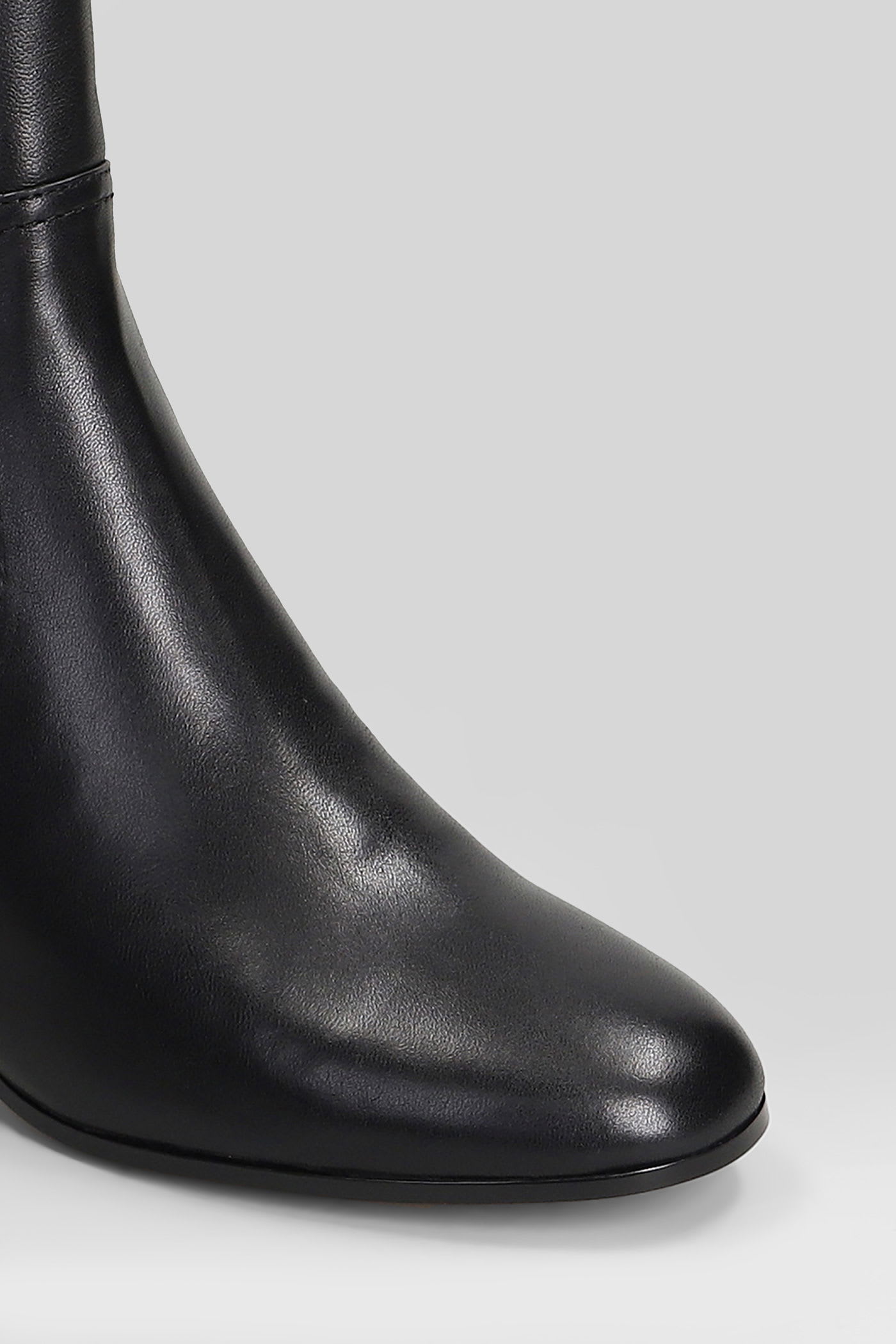 Lola Cruz Low Heels Ankle Boots In Black Leather In Black