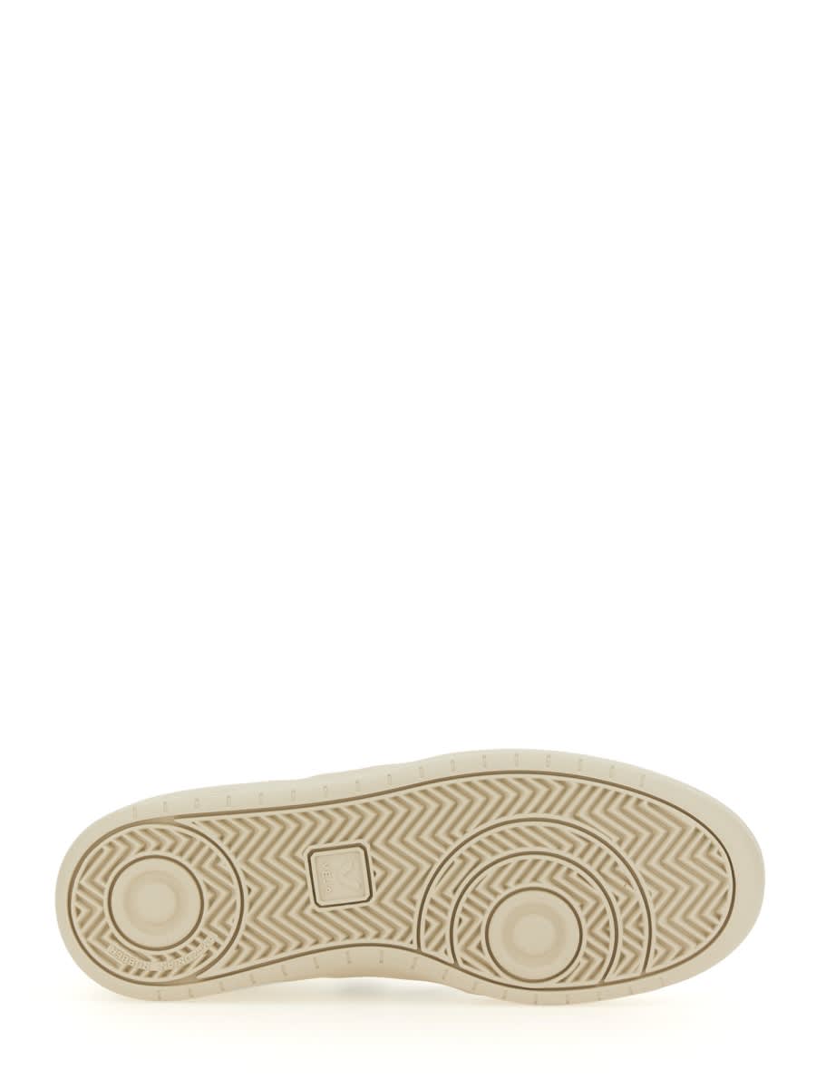 Veja V-90 Sneakers In White