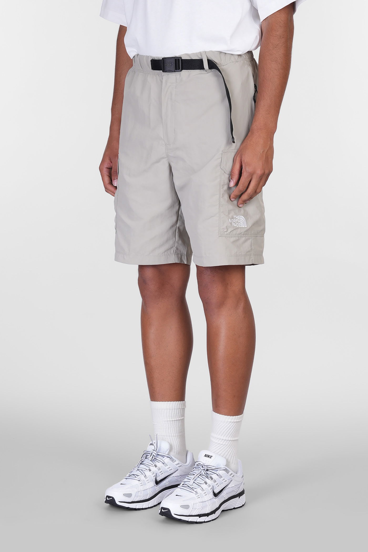 THE NORTH FACE NSE SHORT SHORTS IN GREY POLYAMIDE