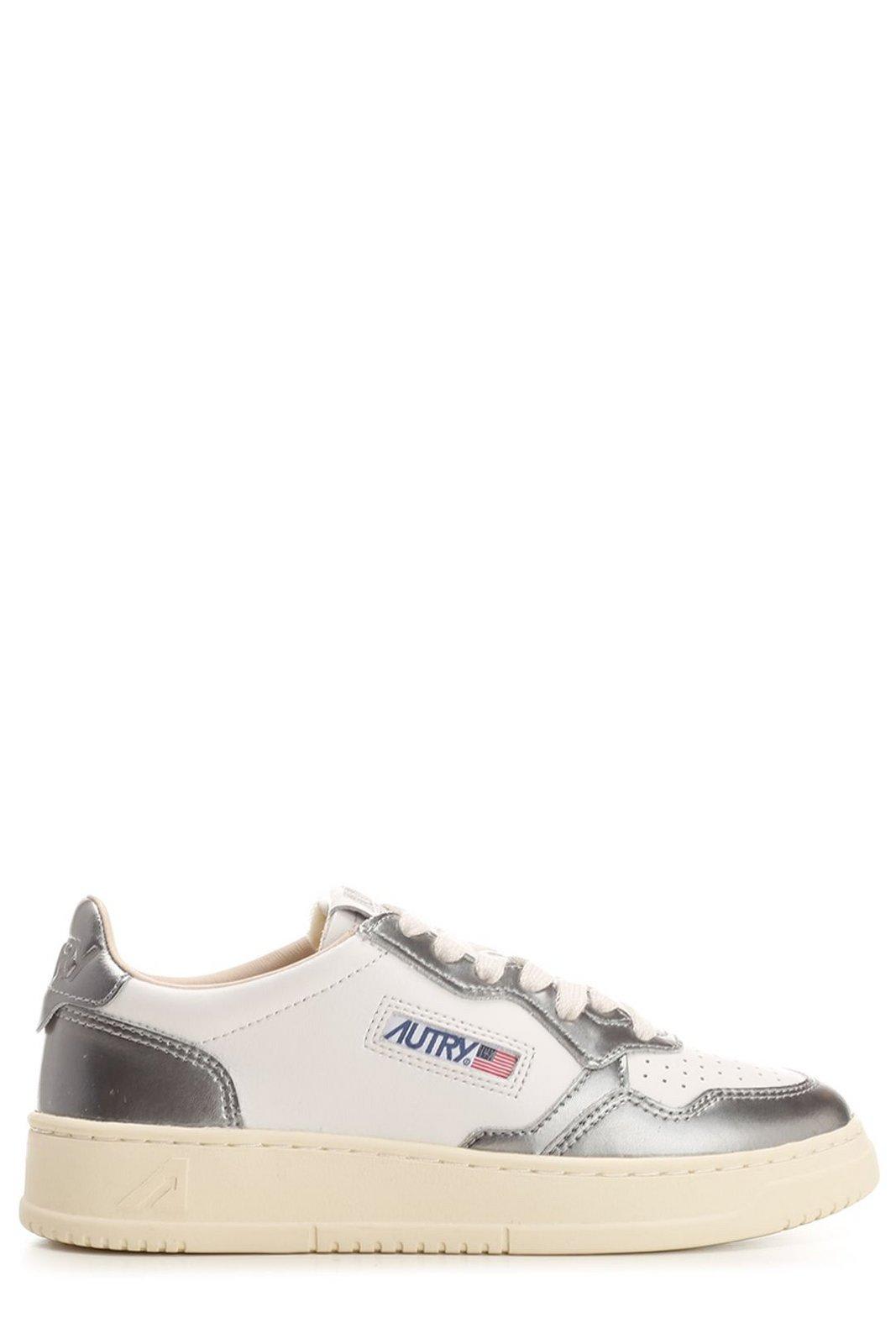 Shop Autry Medalist Bicolor Low-top Sneakers In Argento