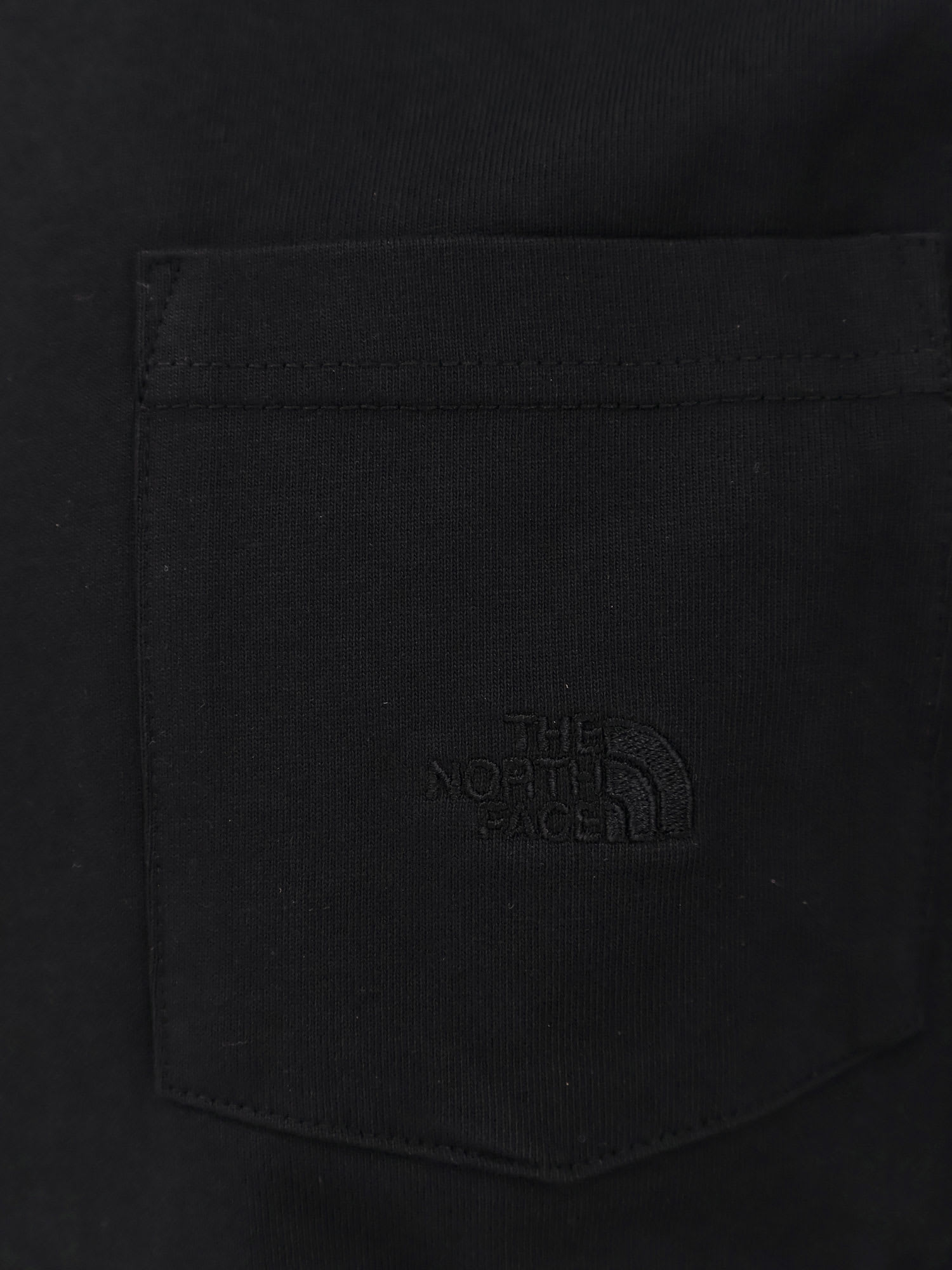 The North Face Logo Embroidered Crewneck T-shirt In Black
