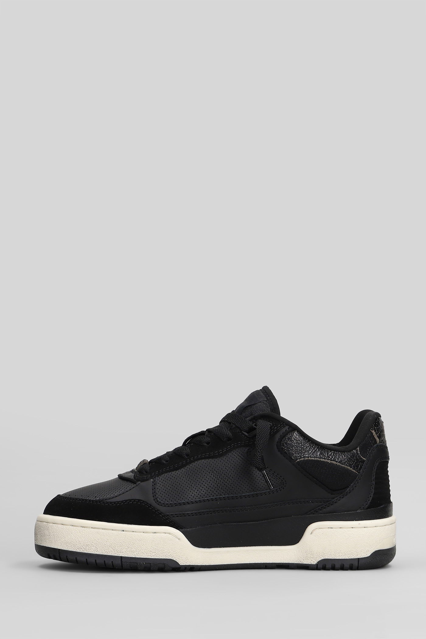 Golden Goose Low Top Leather Sneakers With Contrast Sole In Black