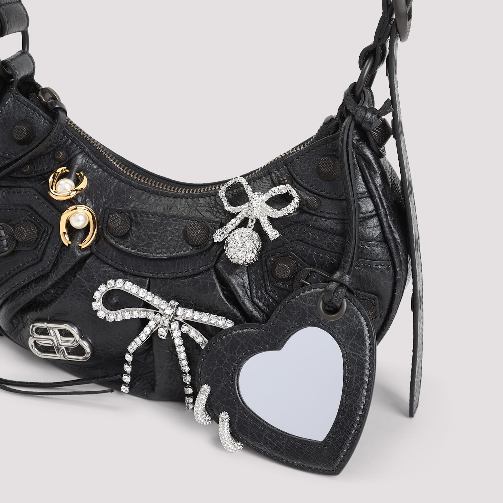 Balenciaga Handbags. In Black