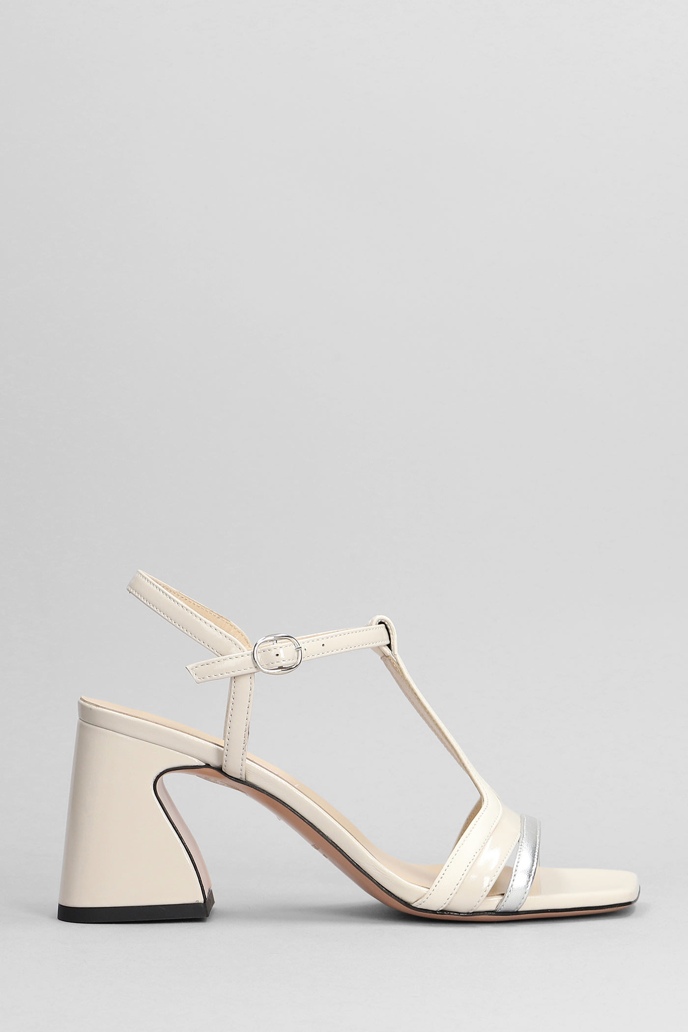 Sandals In Beige Leather