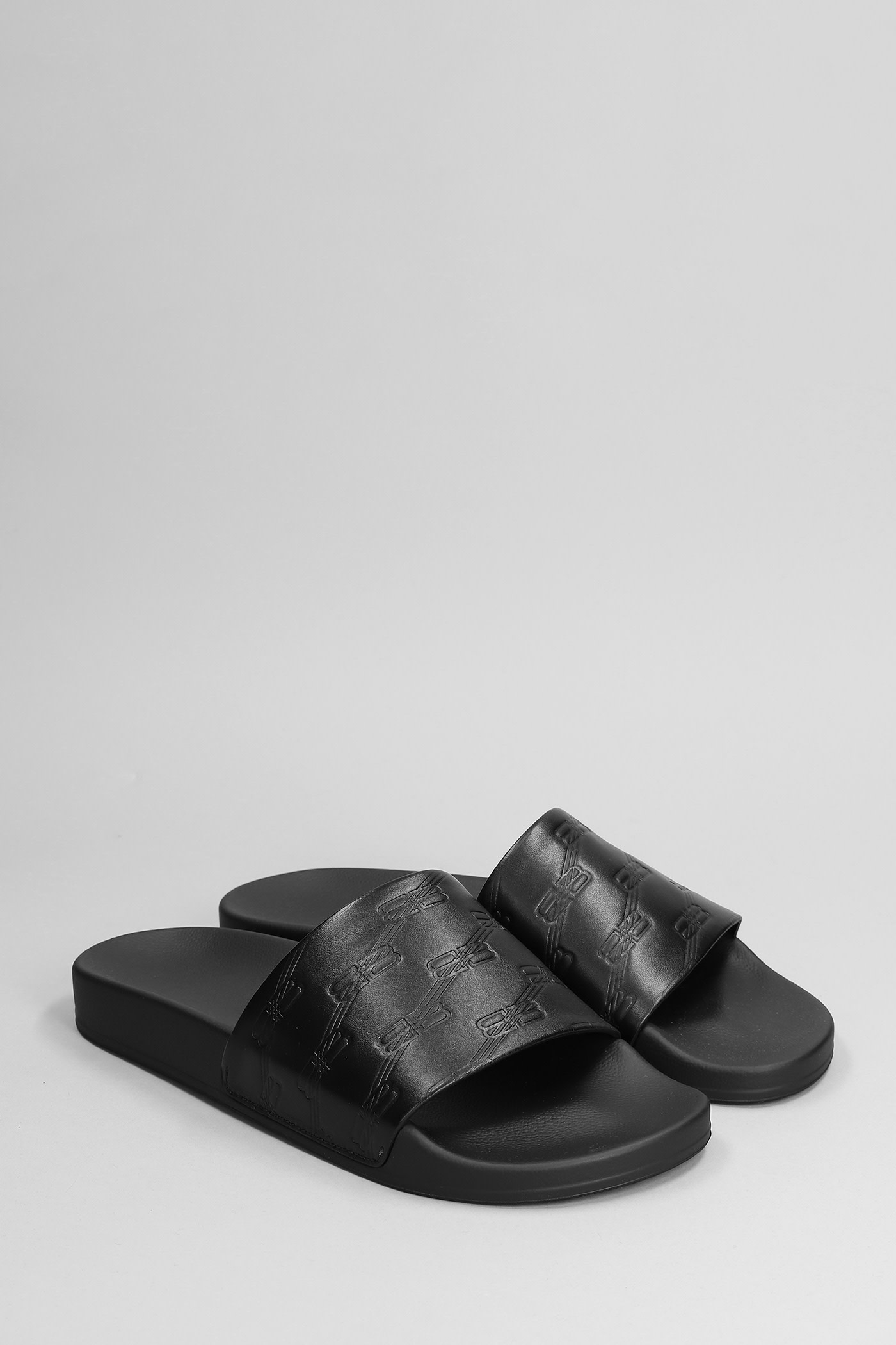 Balenciaga Slipper-mule In Black Leather In Black