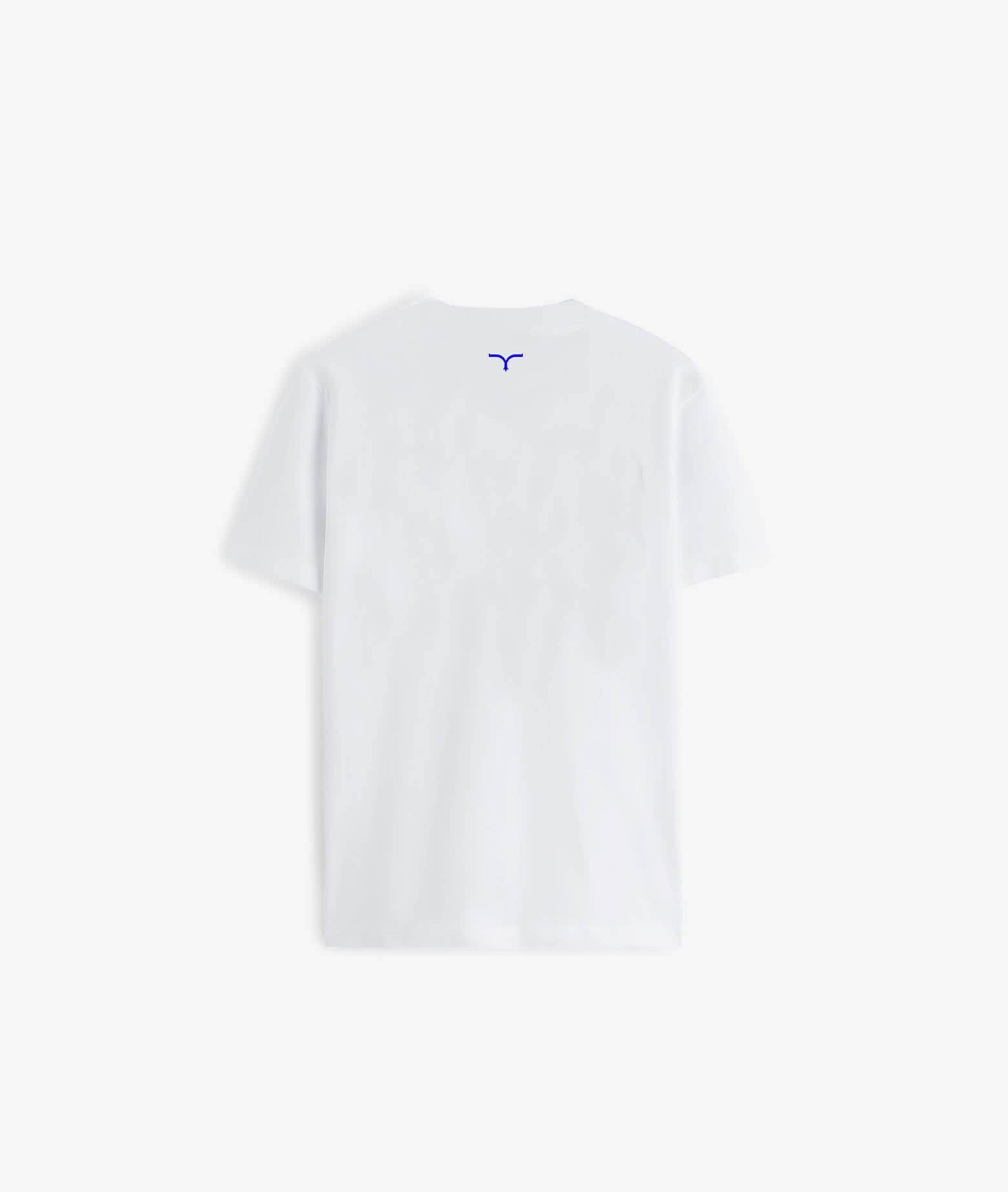 Shop Larusmiani T-shirt Carabo Sweater In White