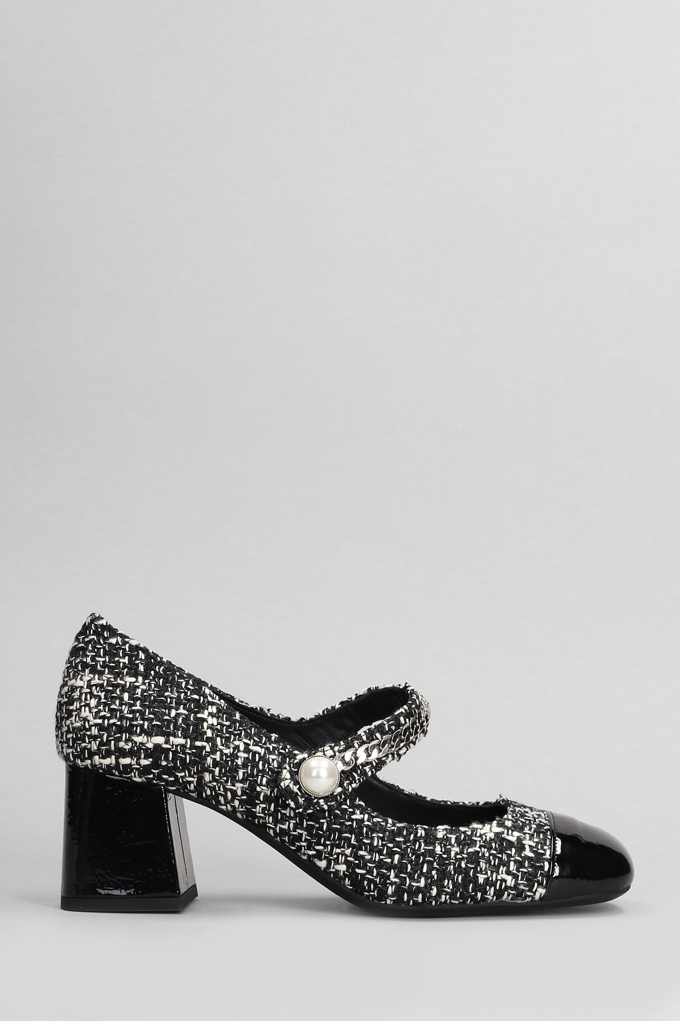 Mame Pumps In Black Wool