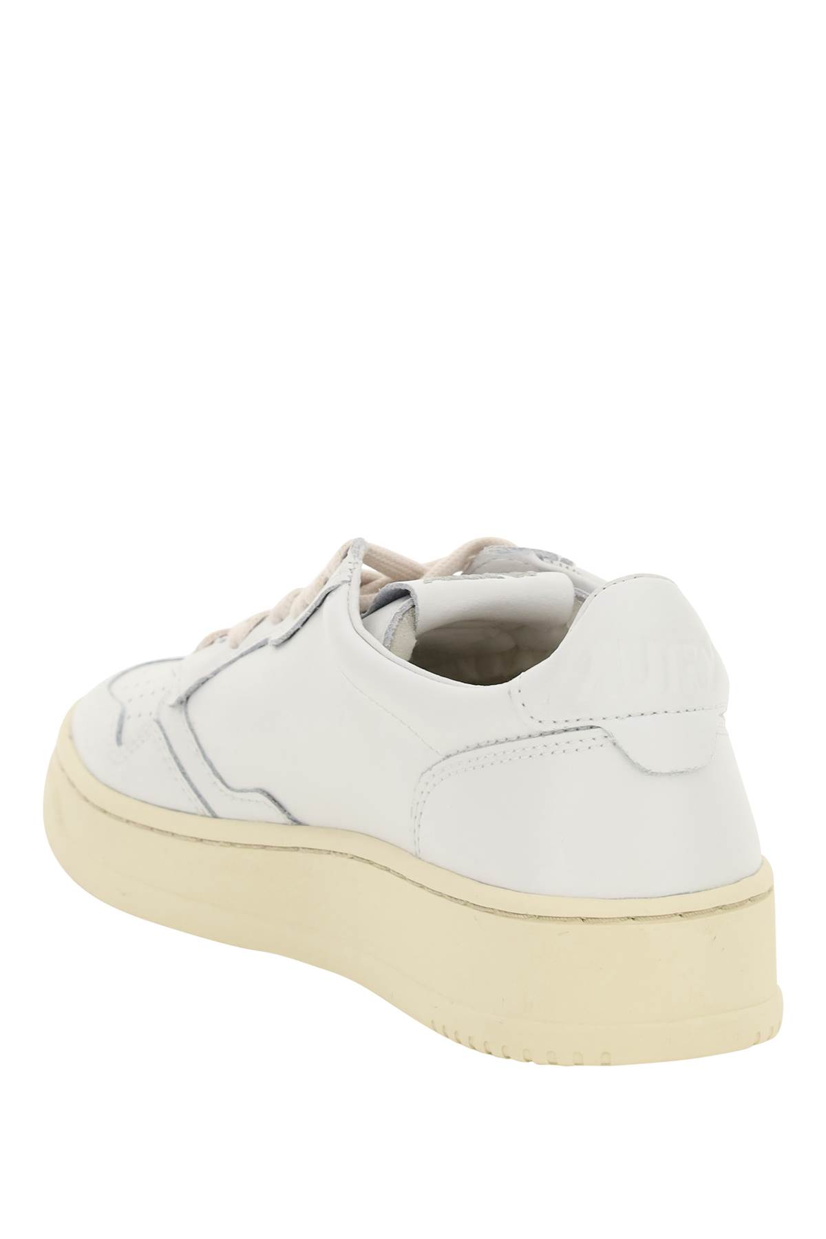 Autry Medalist Low Sneakers In White