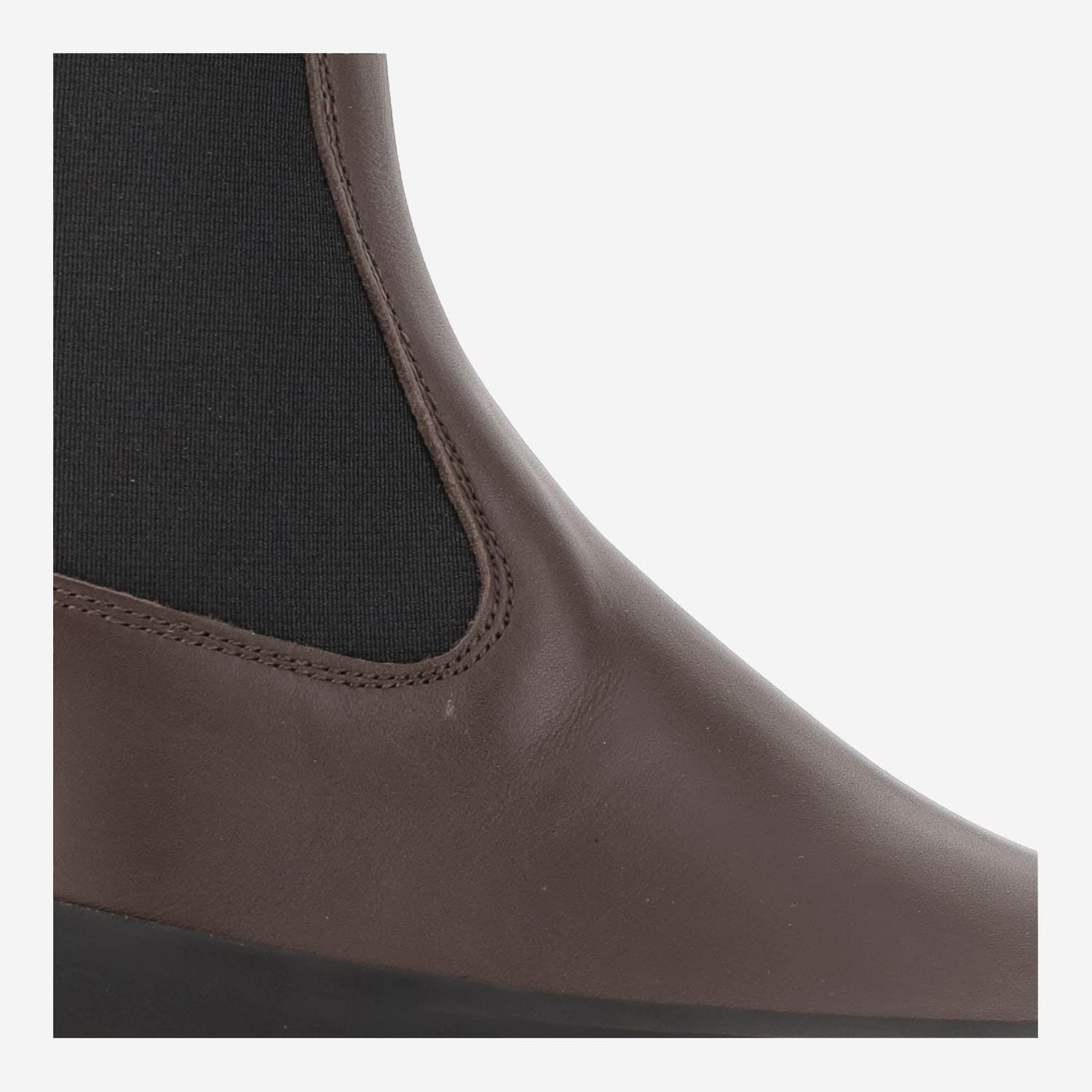 Le Monde Beryl Round-toe Chunky-sole Chelsea Boots In Brown