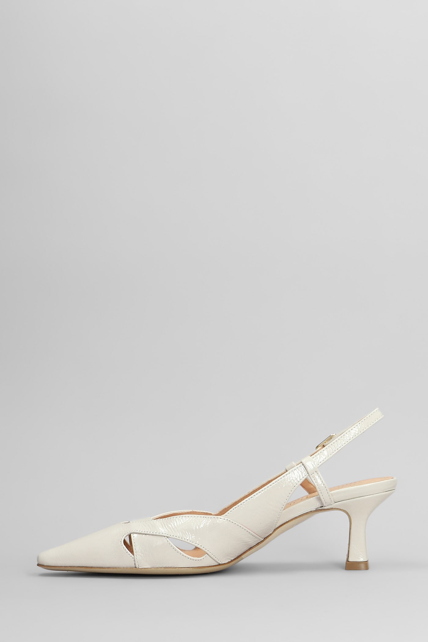 Julie Dee Pumps In White Leather In White