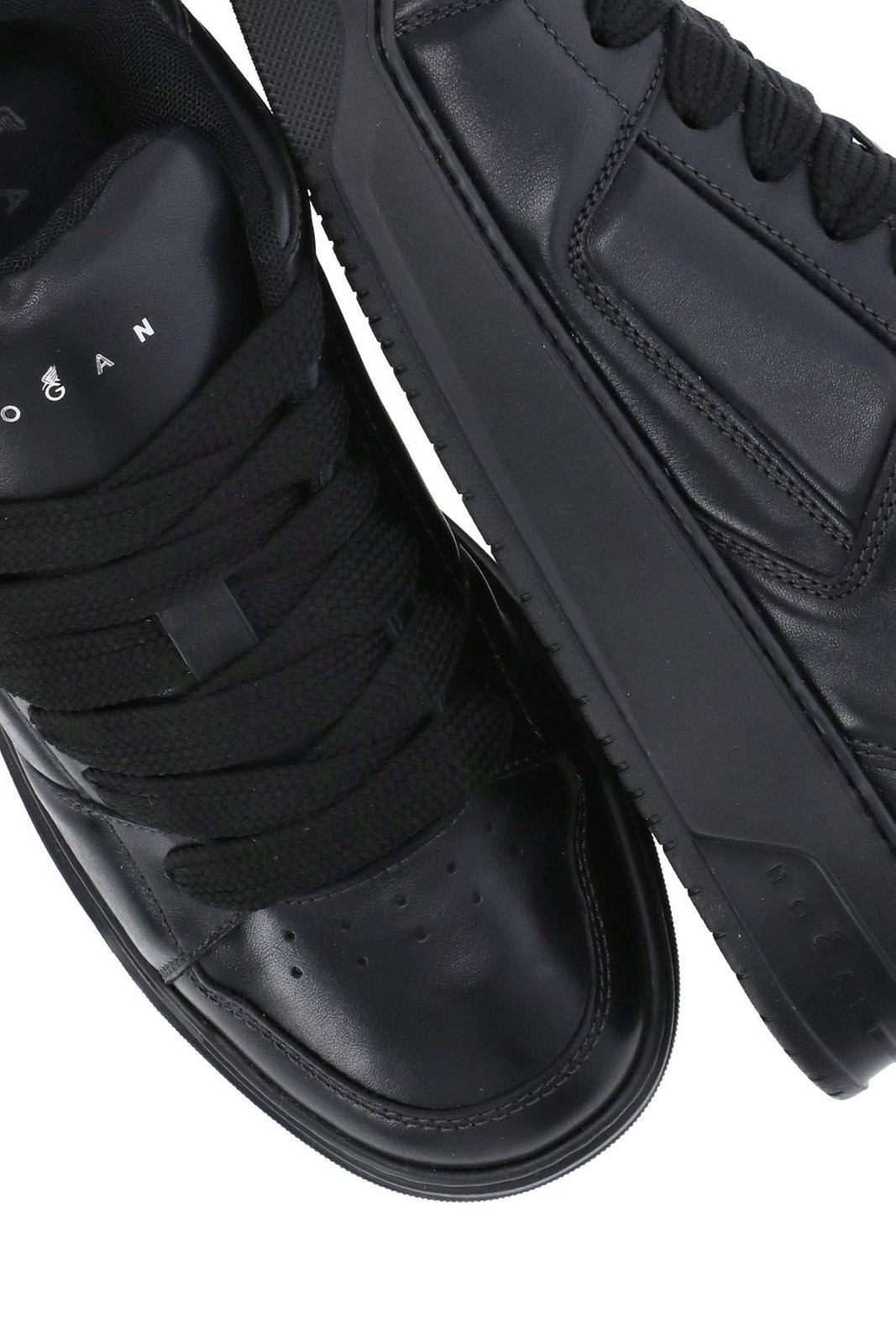 Shop Hogan 6670 Lace-up Sneakers In Black