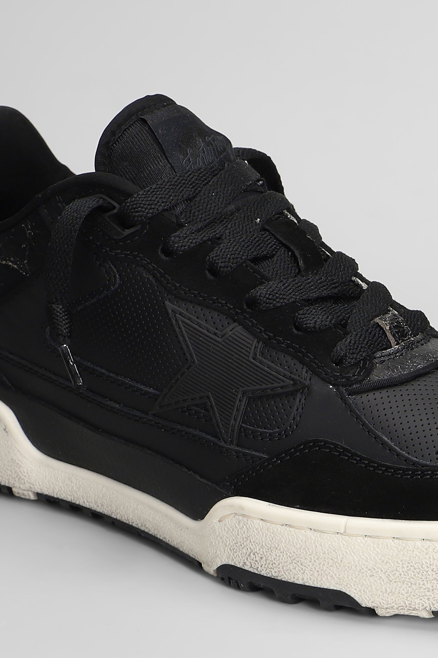 Golden Goose Low Top Leather Sneakers With Contrast Sole In Black