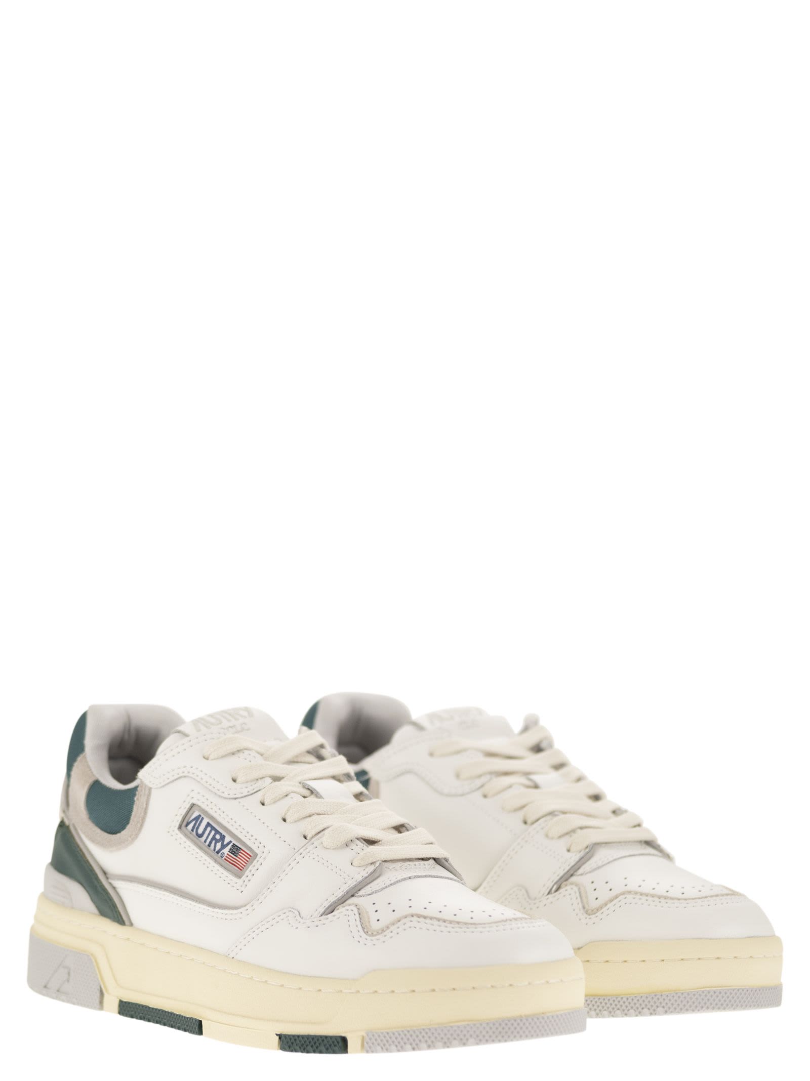 Shop Autry Clc - Leather Sneakers In Bianco
