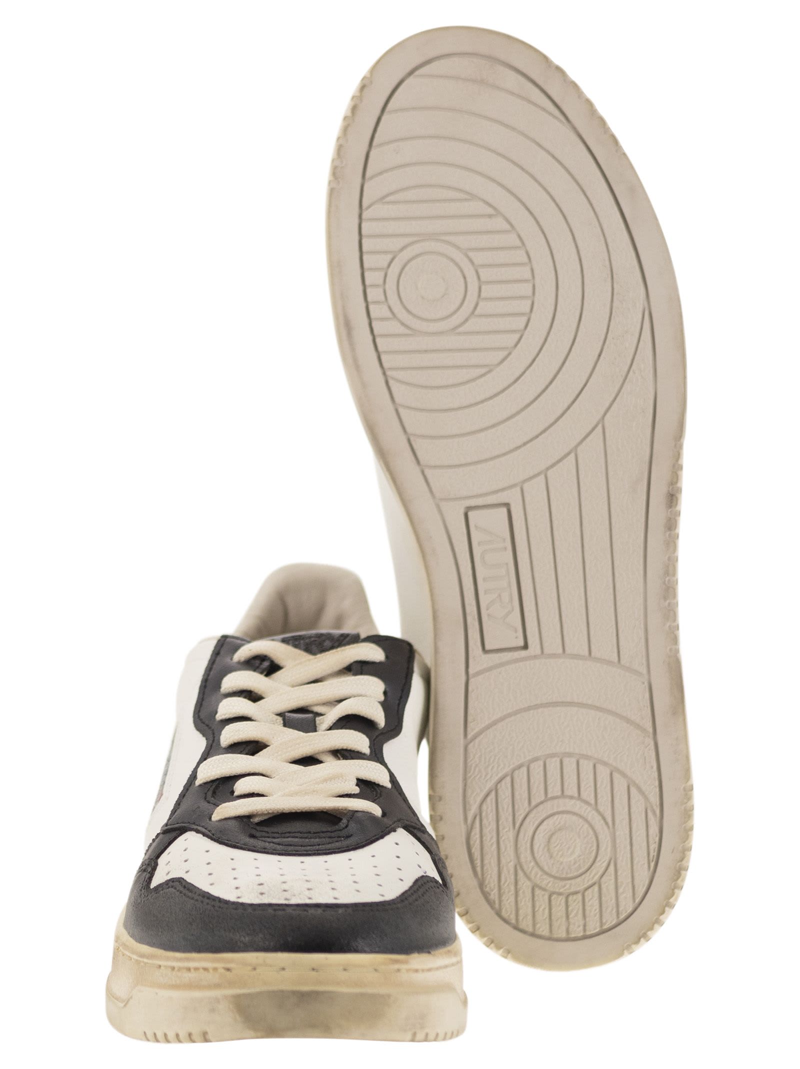 Shop Autry Super Vintage - Leather Sneakers In White