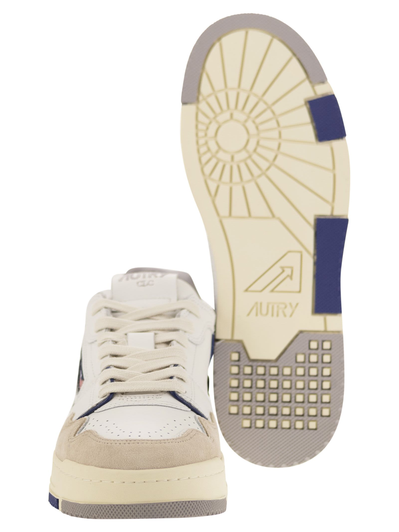 Autry Clc Low Sneakers In White/blue