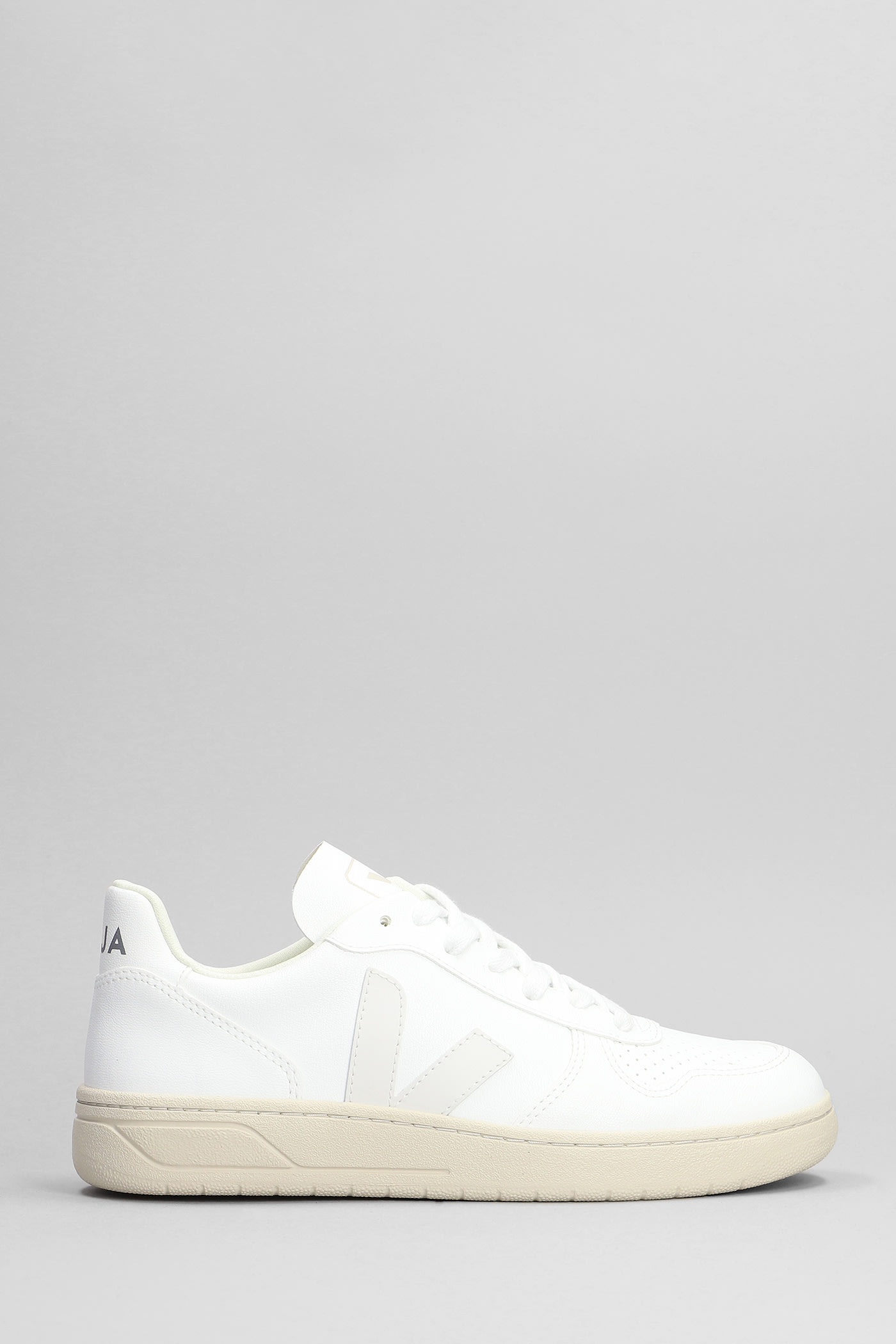 Veja Leather Sneakers With Rubber Sole And Contrasting Heel In White