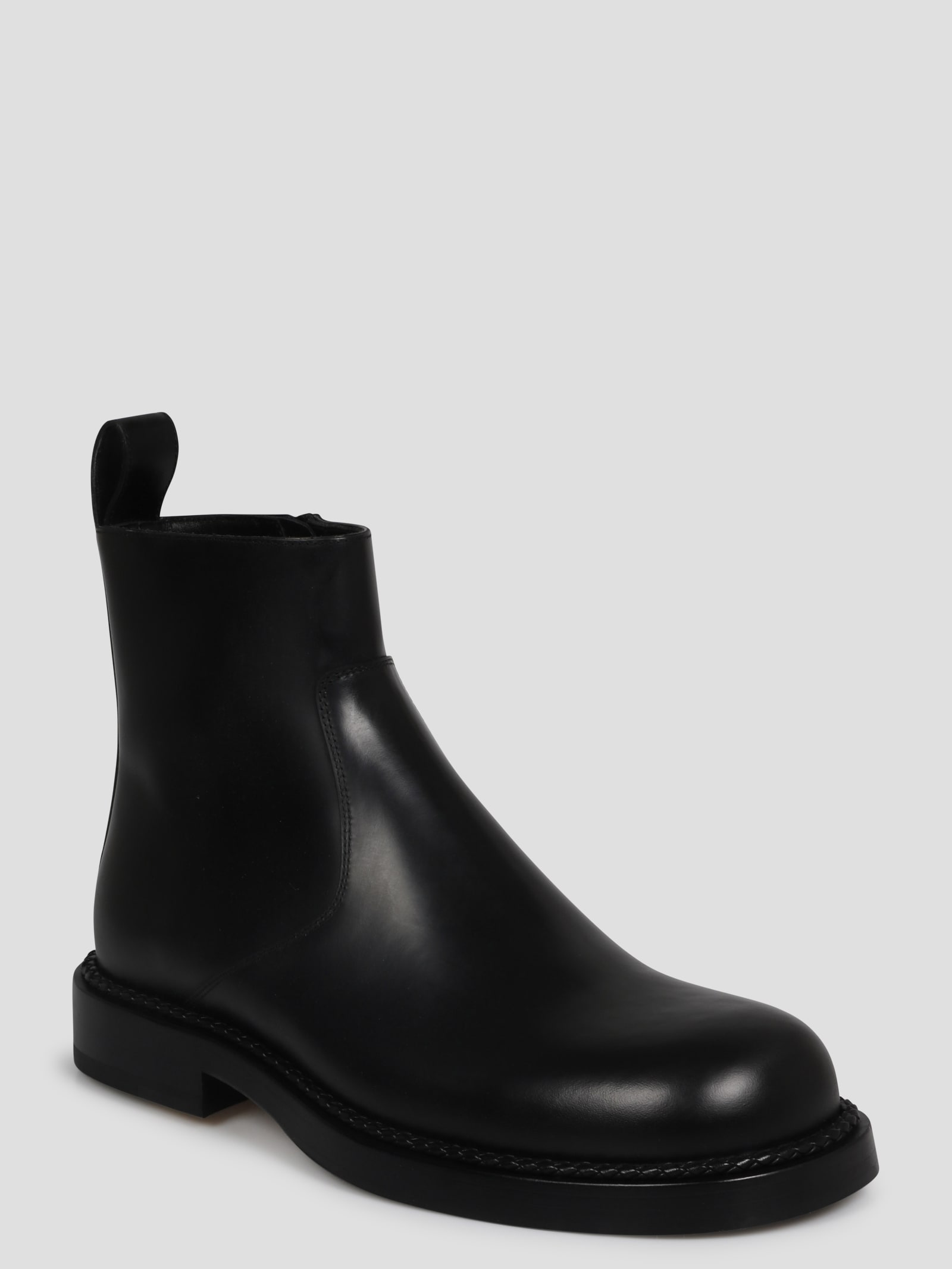 Bottega Veneta Ben Leather Ankle Boots In Black