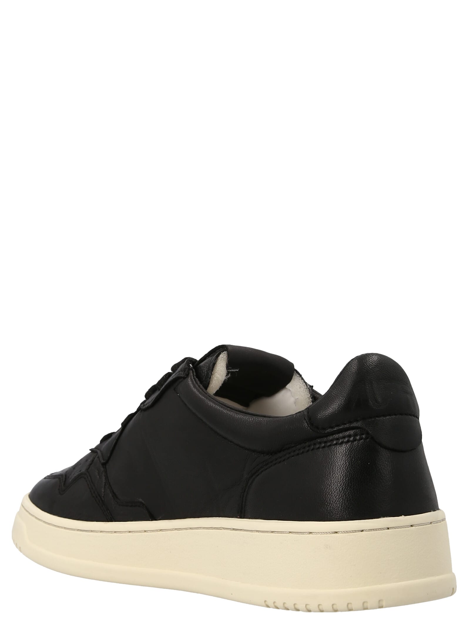 Shop Autry 01 Low Sneakers In Black