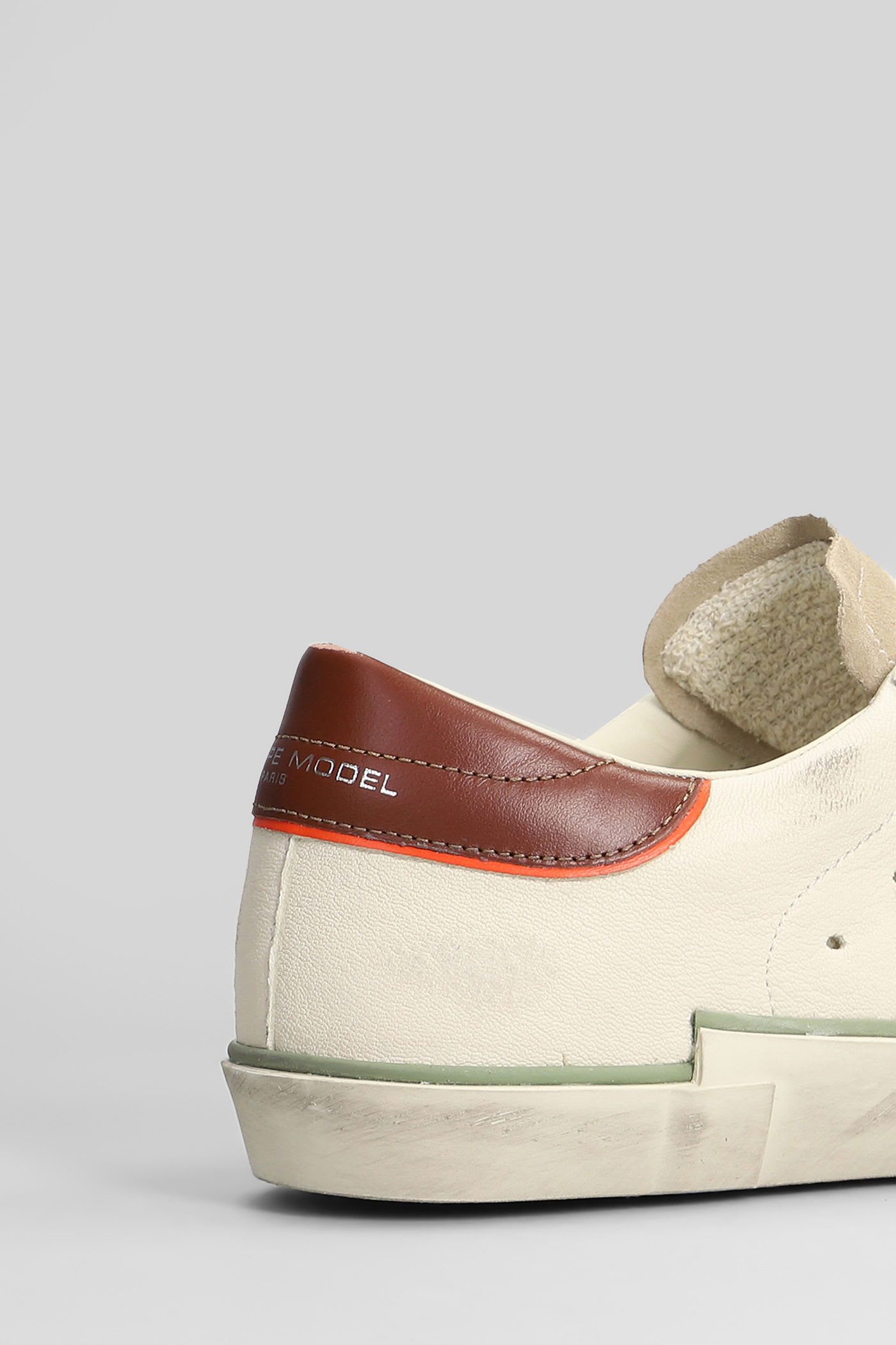 Philippe Model Prsx Low Sneakers In White Suede And Leather In White