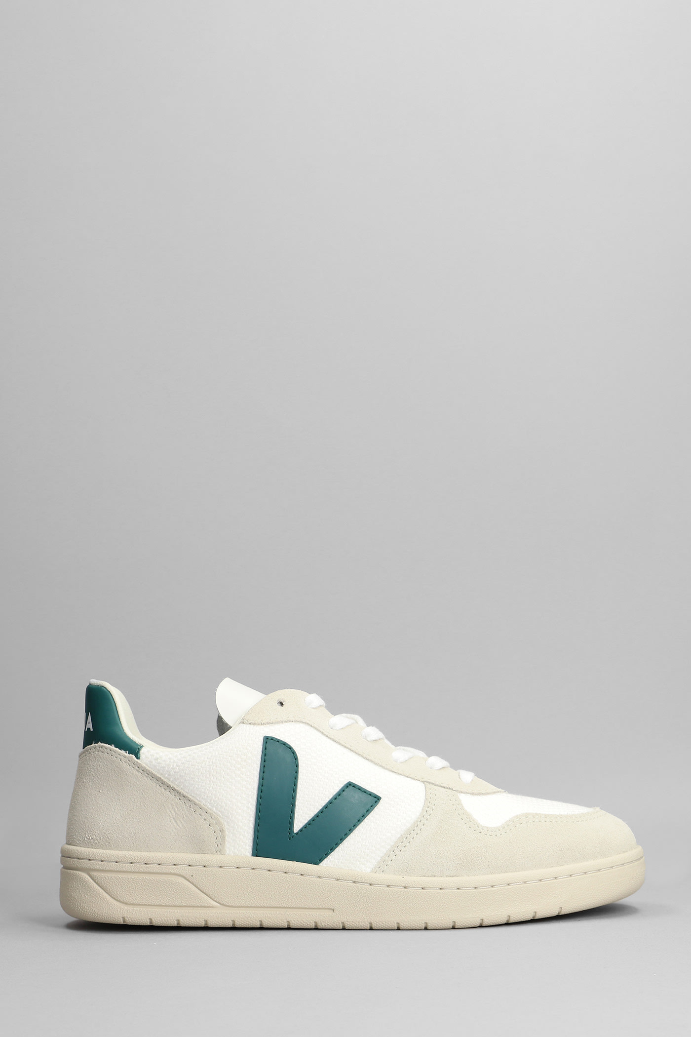 Veja V-10 Sneakers In Beige Suede And Fabric