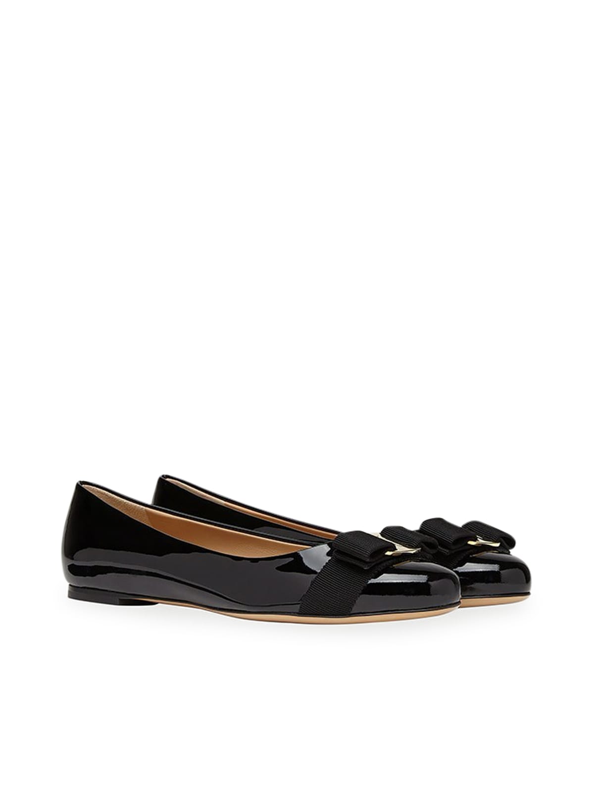 Shop Ferragamo Varina Ballet Flats In Black