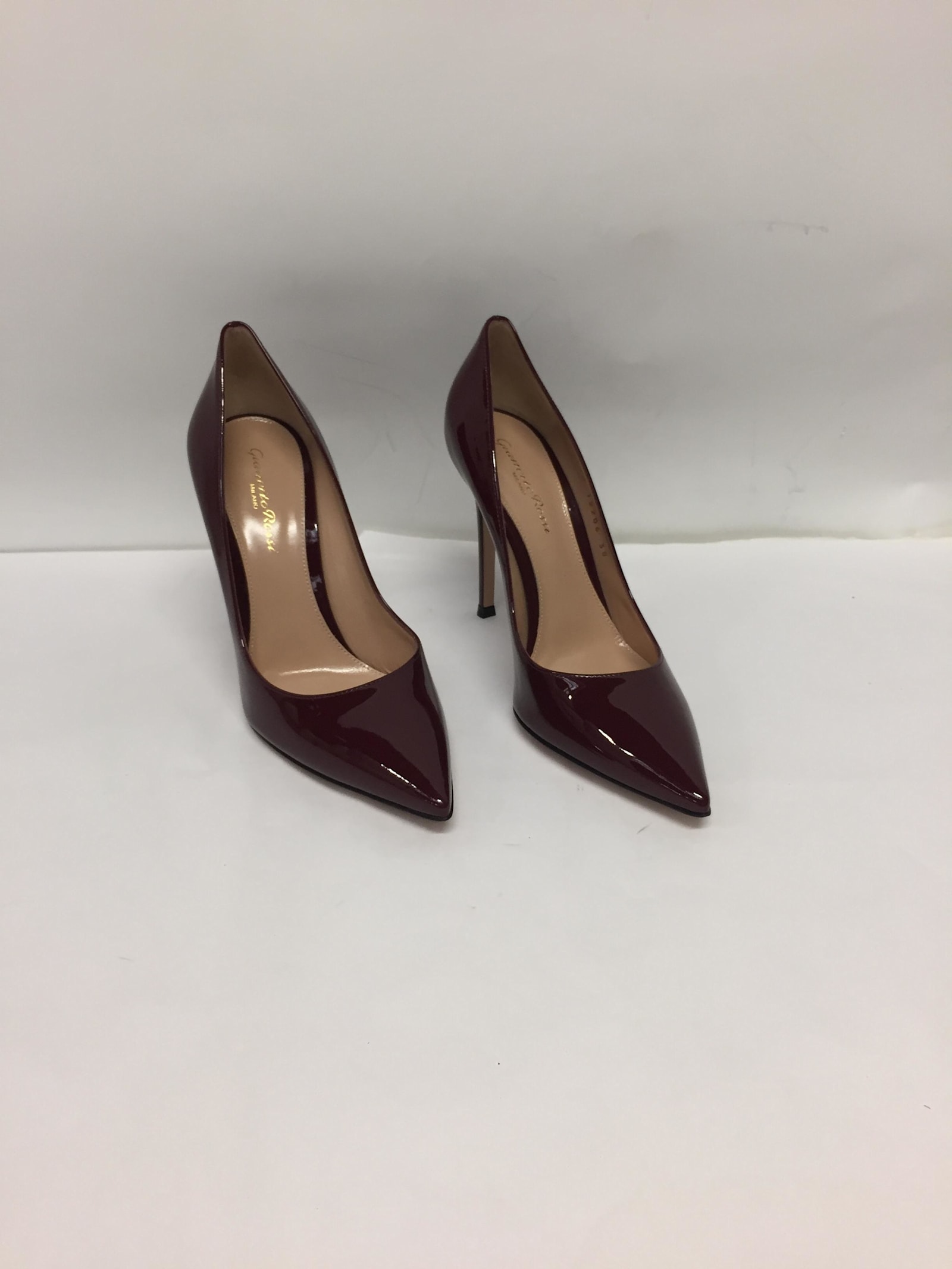 Patent Leather Pointy-toe Pumps