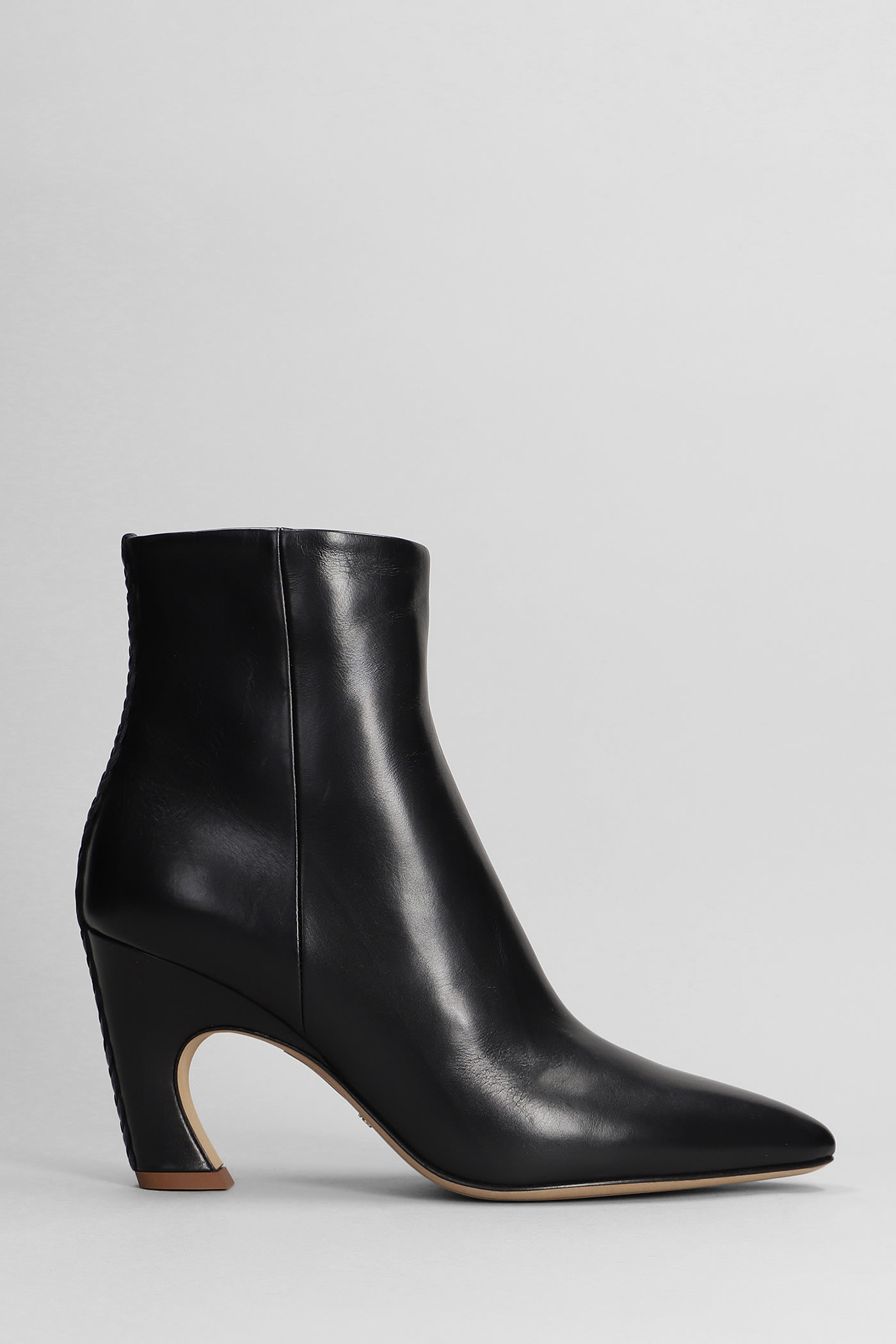 CHLOÉ ANKLE BOOTS IN BLACK LEATHER