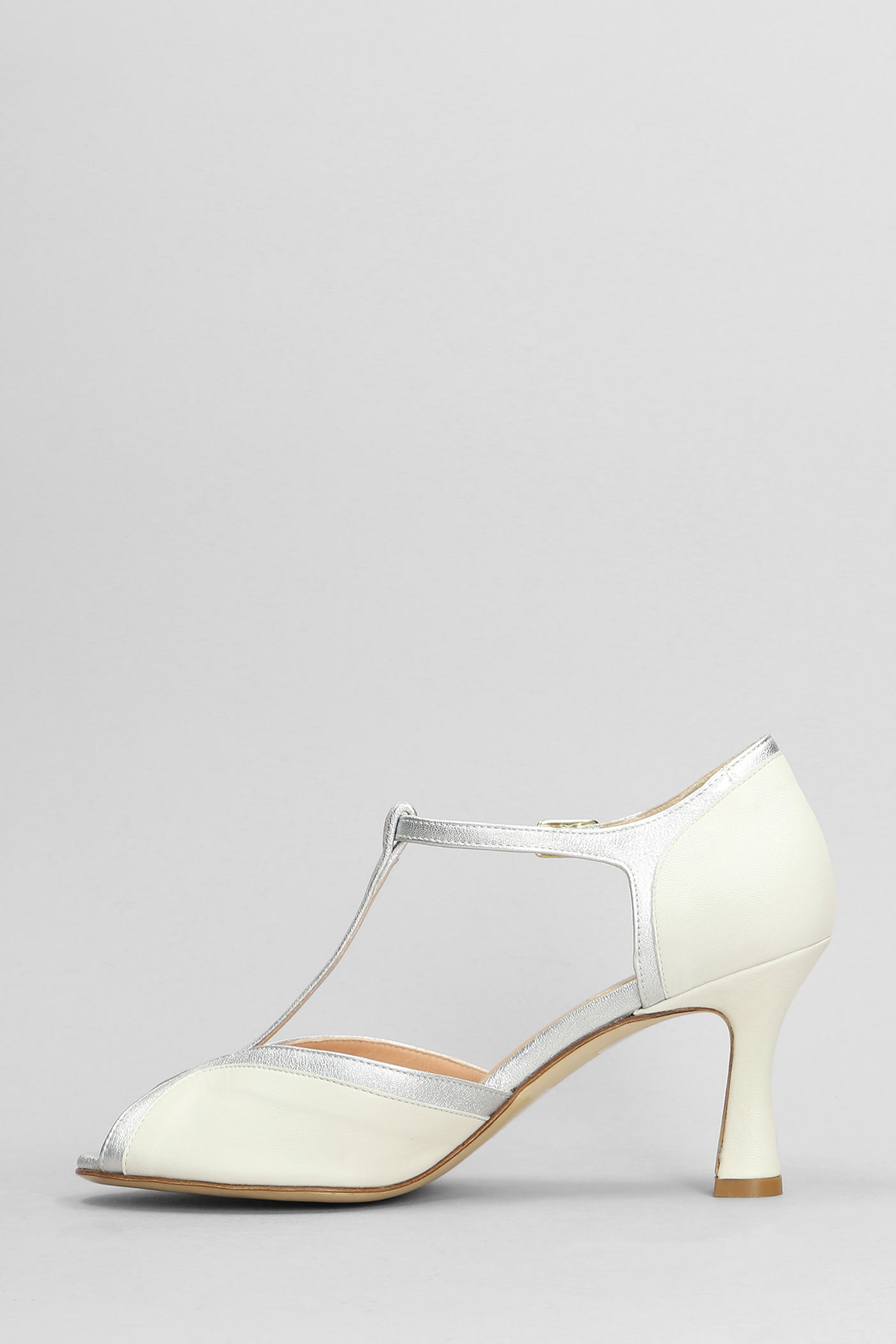 Julie Dee Sandals In White Leather In White