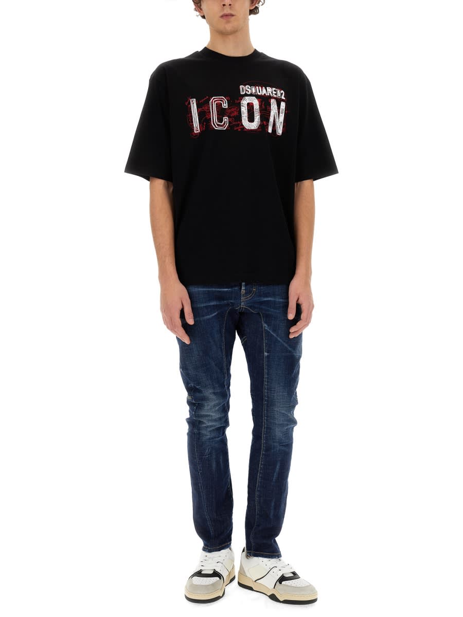 Shop Dsquared2 T-shirt With Logo In Black