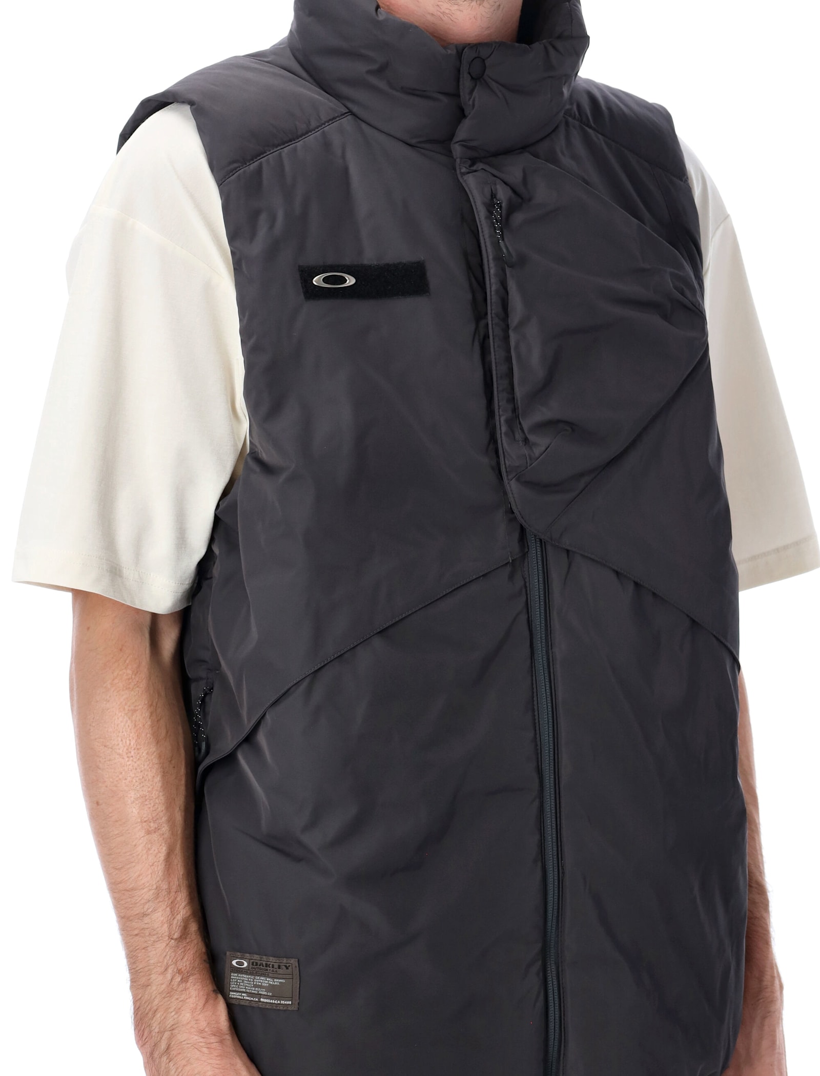 Oakley Fgl Red Code 5.7 Technical Padded Vest In Black