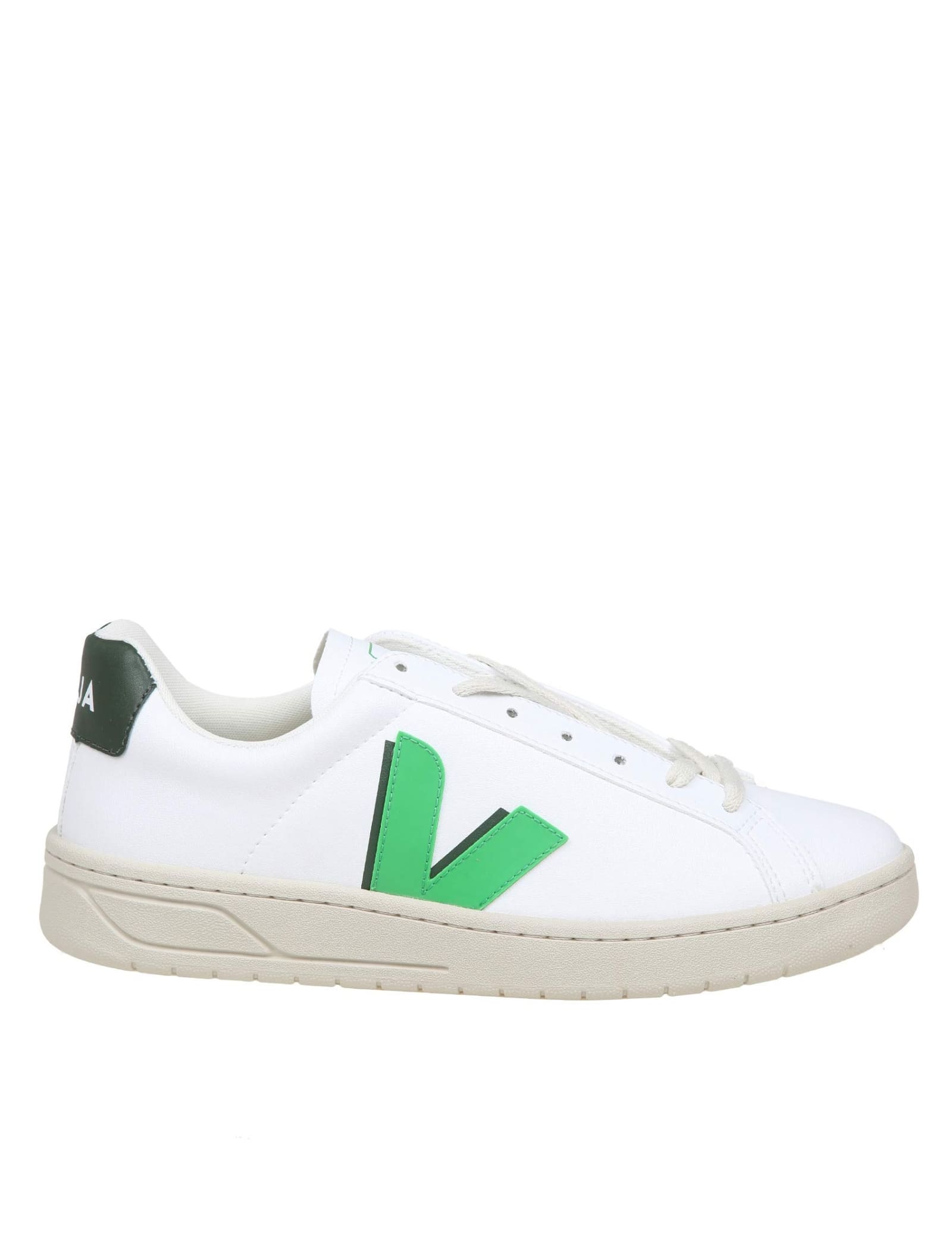 Shop Veja Campo Chromefree In White/green Leather In White/cyprus