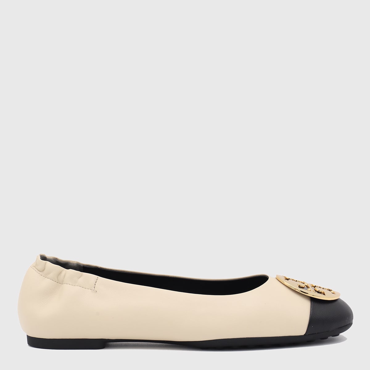 Shop Tory Burch Cream And Black Leather Ballerina Shoes In Beige