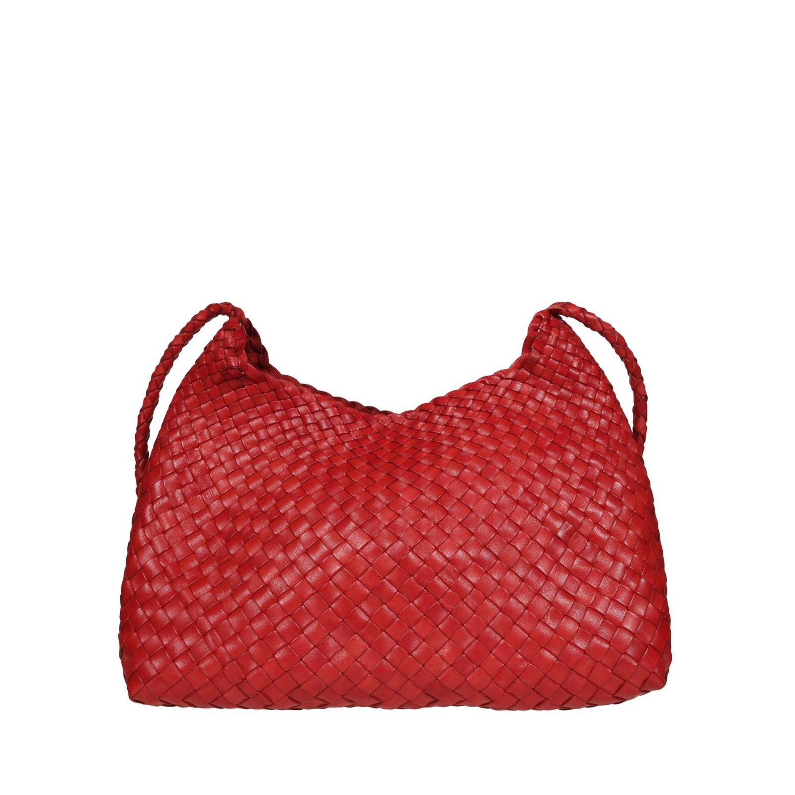 Shop Dragon Diffusion Santa Rosa Handwoven Shoulder Bag In Red