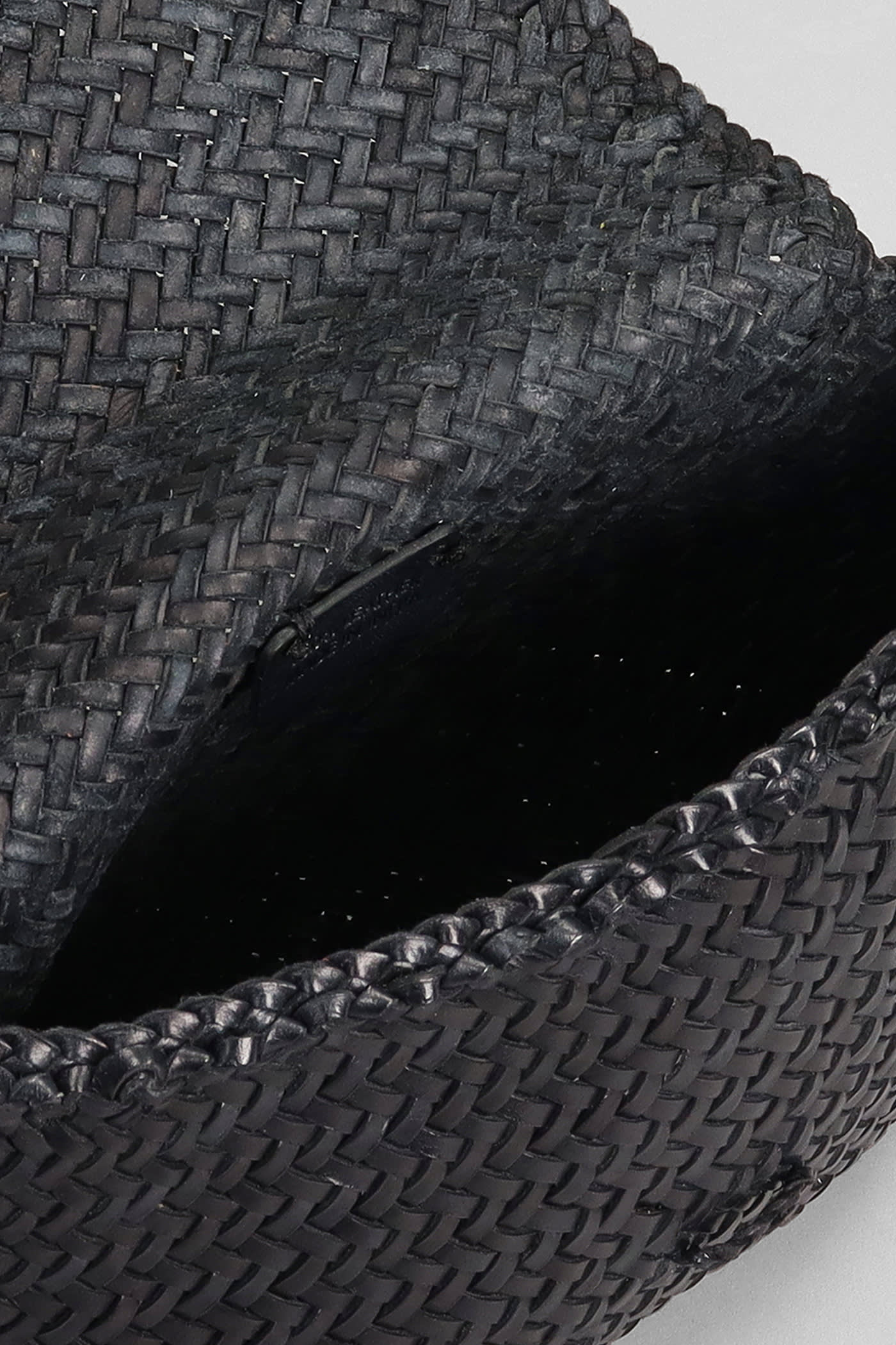 Shop Dragon Diffusion Minsu Shoulder Bag In Black Leather In Leather Color
