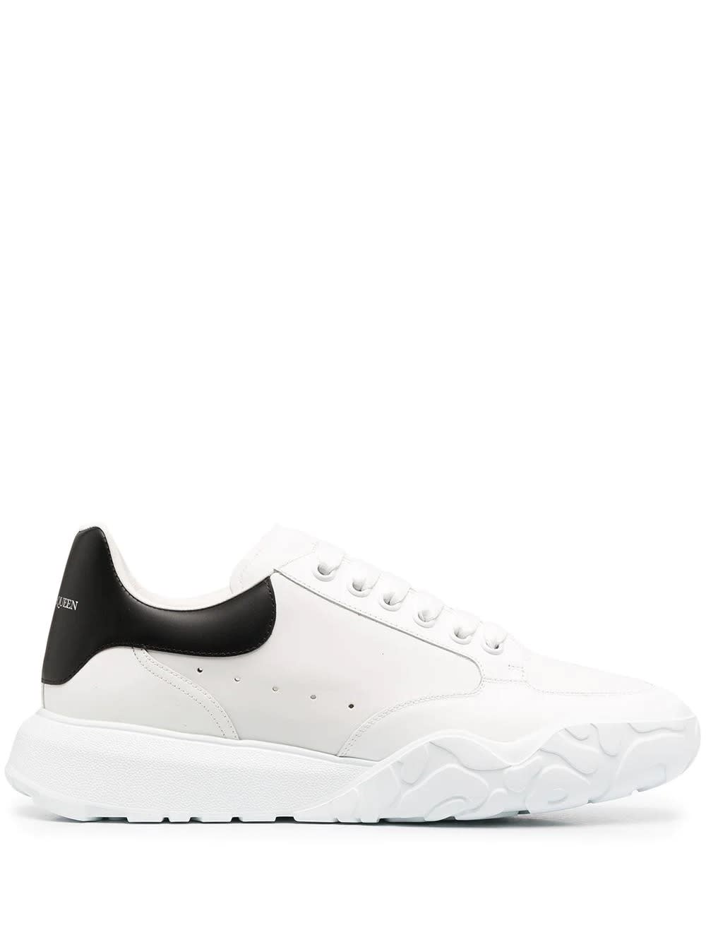 Trainer Court Oversize Sneakers In White And Black