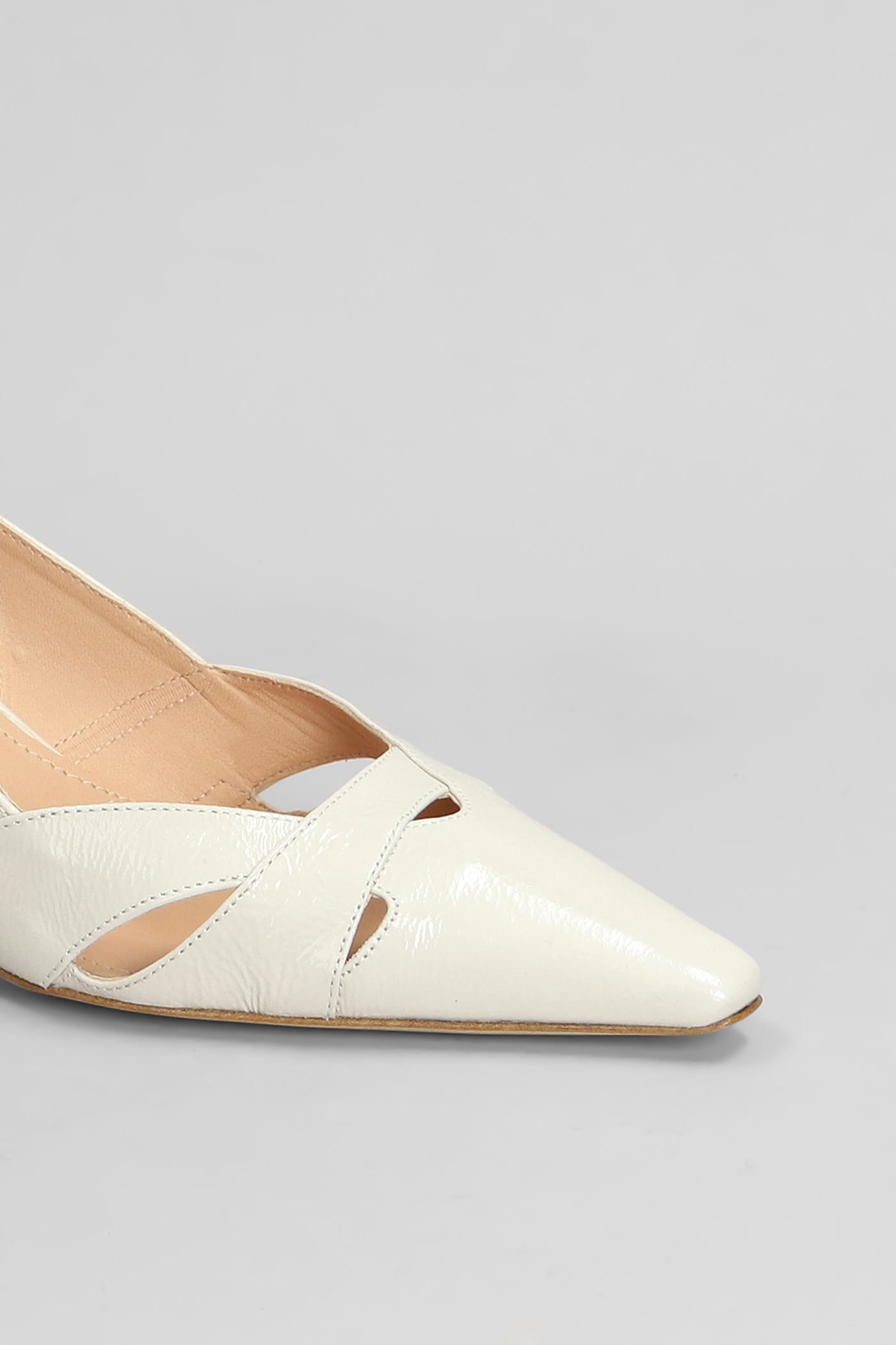 Julie Dee Pumps In White Leather In White