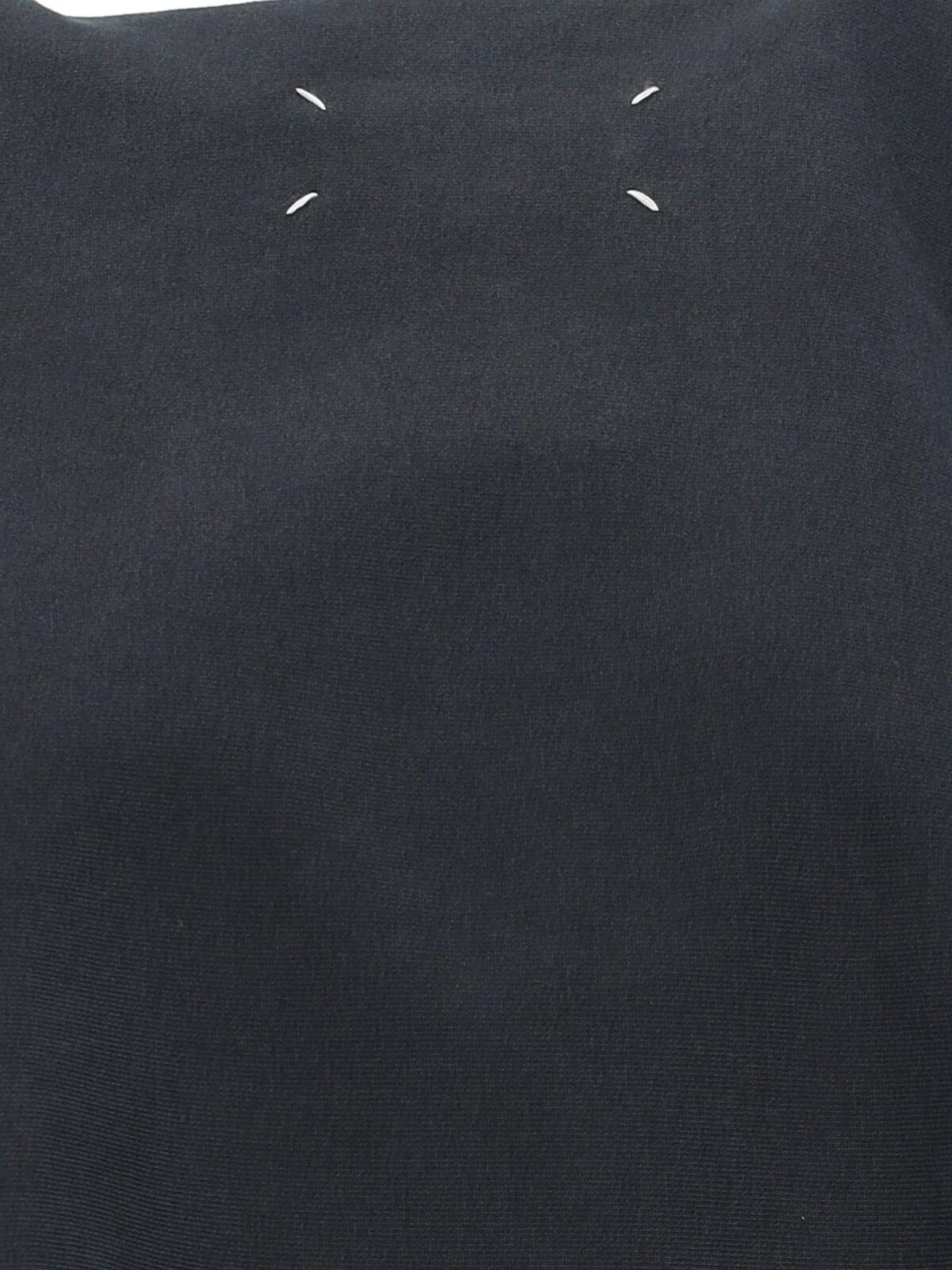 Maison Margiela Hoodie In Black