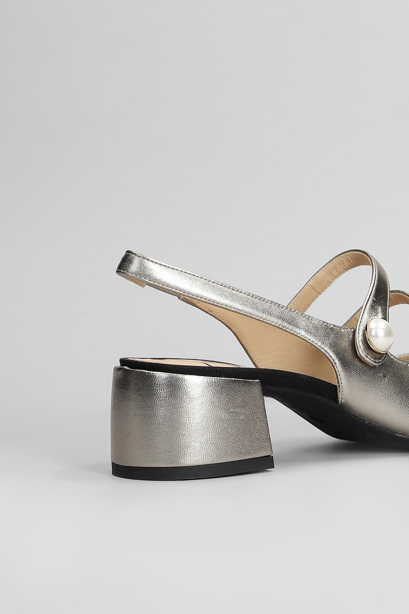Roberto Festa Tiglio Pumps In Gunmetal Leather In Gunmetal