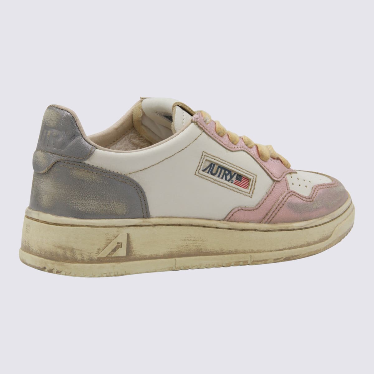 Autry Medalist Low Sneakers Super Vintage In White Rose And Blackboard Leather Shoes In Multi