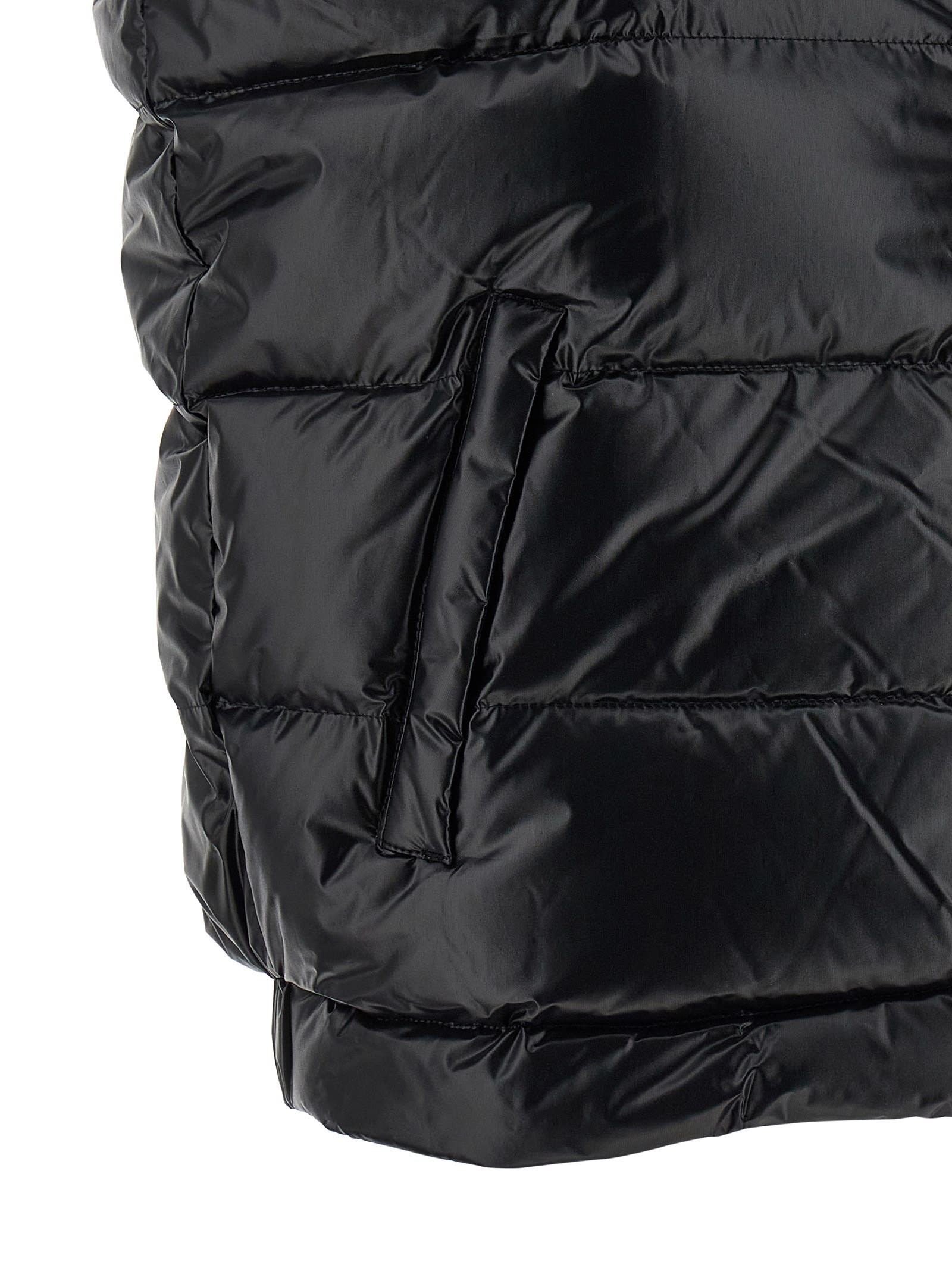 Perfect Moment Polar Flare Vest In Black