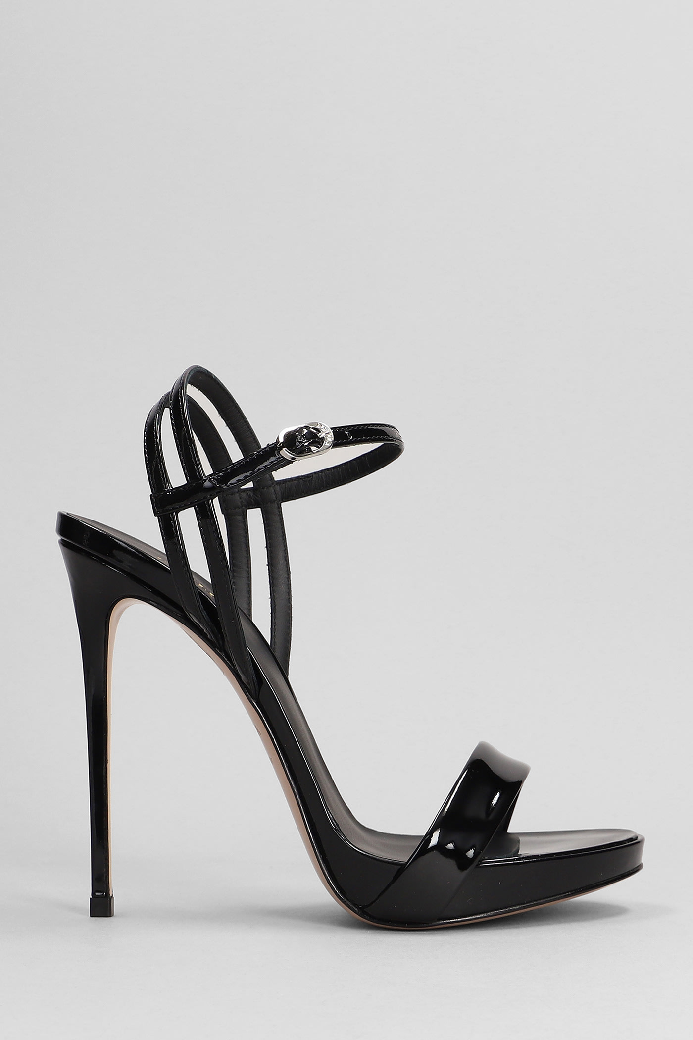 LE SILLA GWEN SANDALS IN BLACK PATENT LEATHER